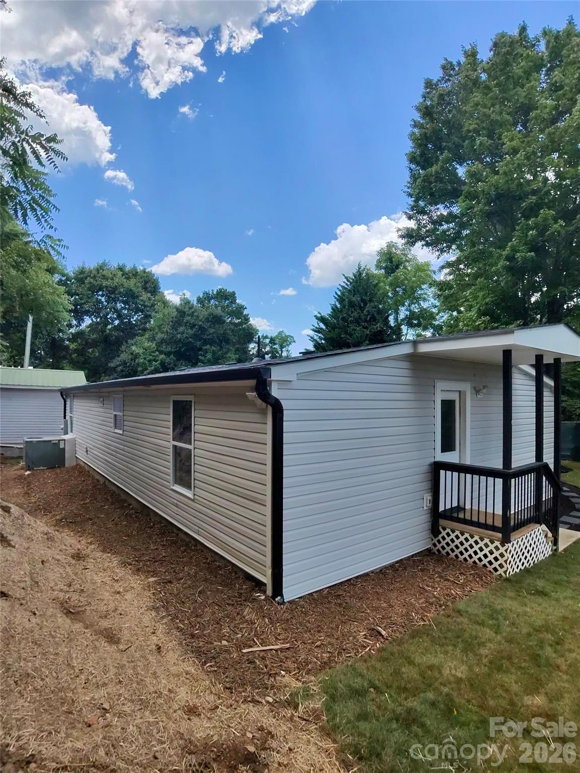 64 P J Drive — Waynesville