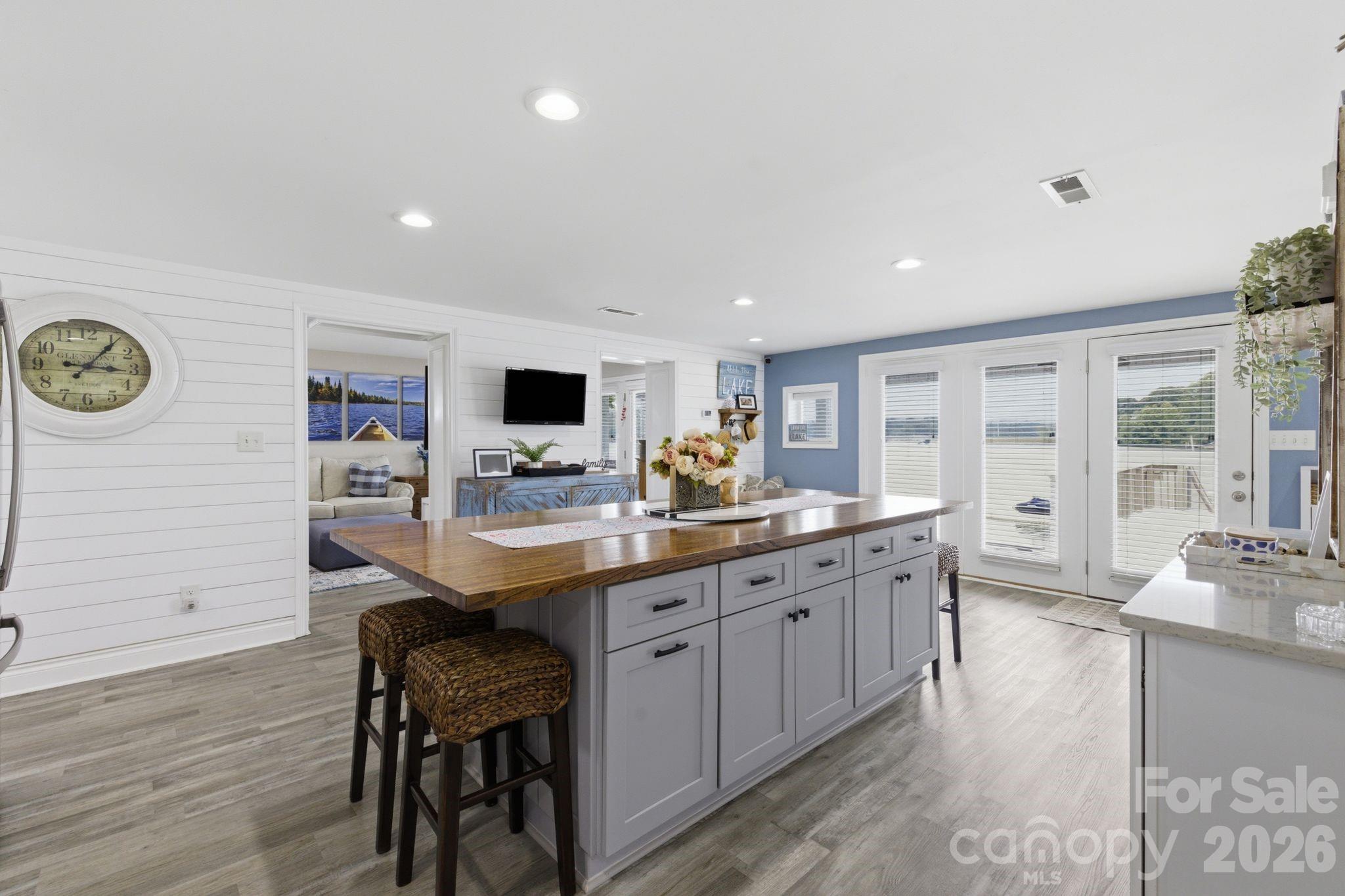 362 Shepps Boat Dock Road — Lexington