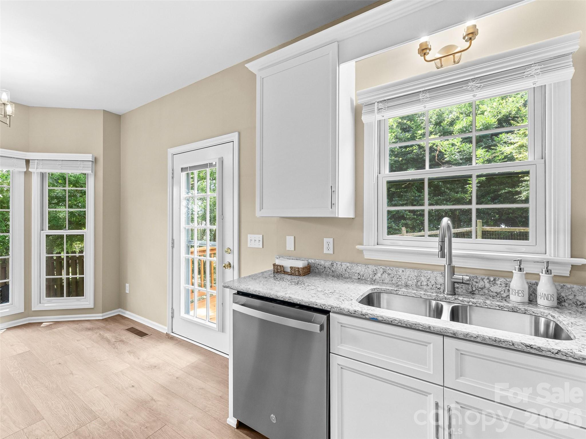 66 Hyde Avenue — Tryon