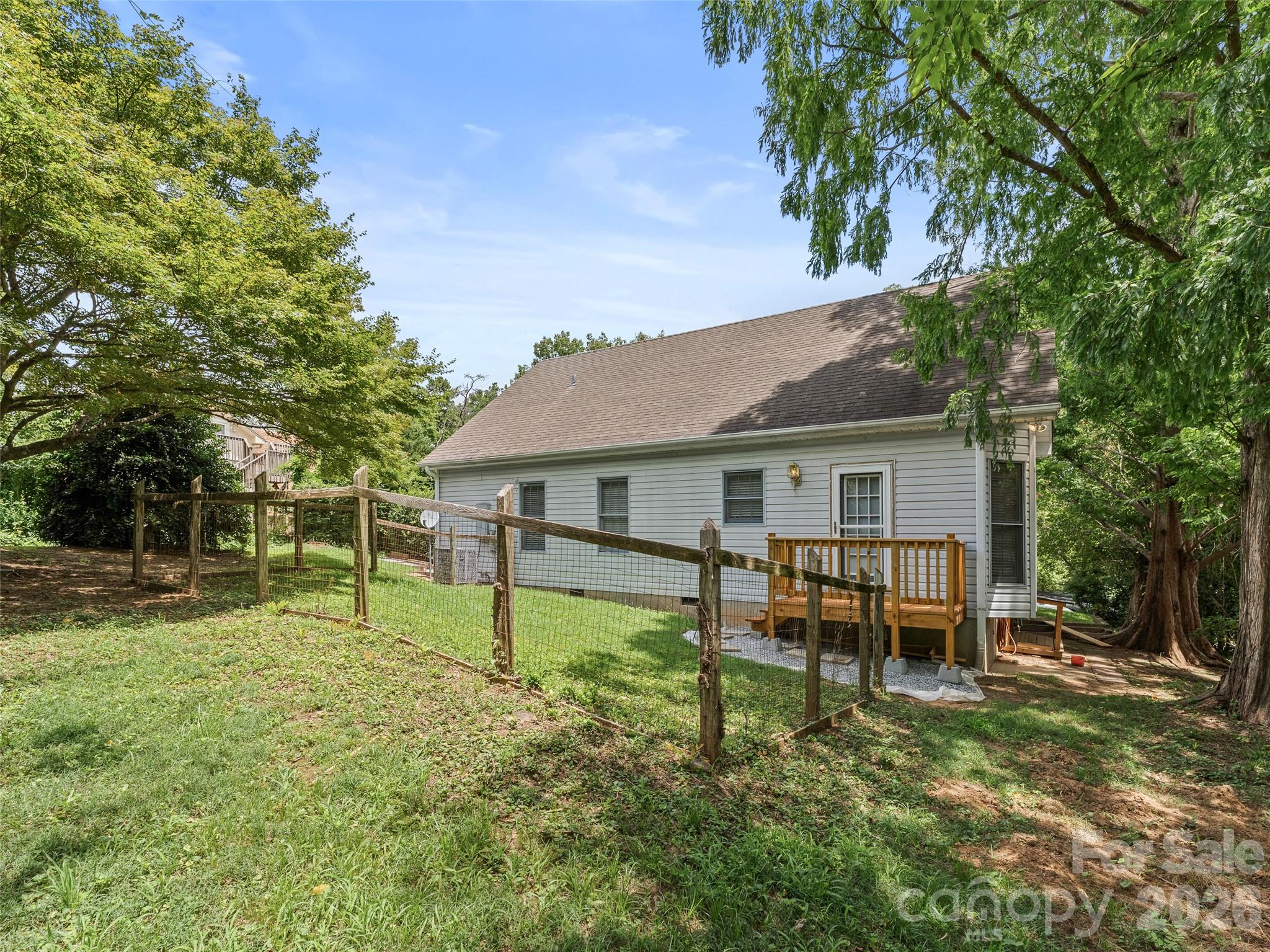 66 Hyde Avenue — Tryon