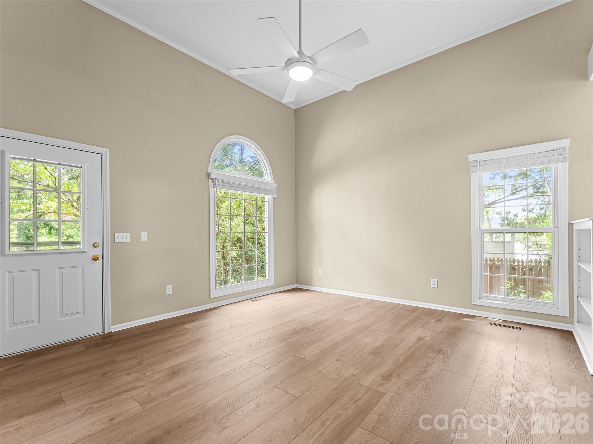 66 Hyde Avenue — Tryon