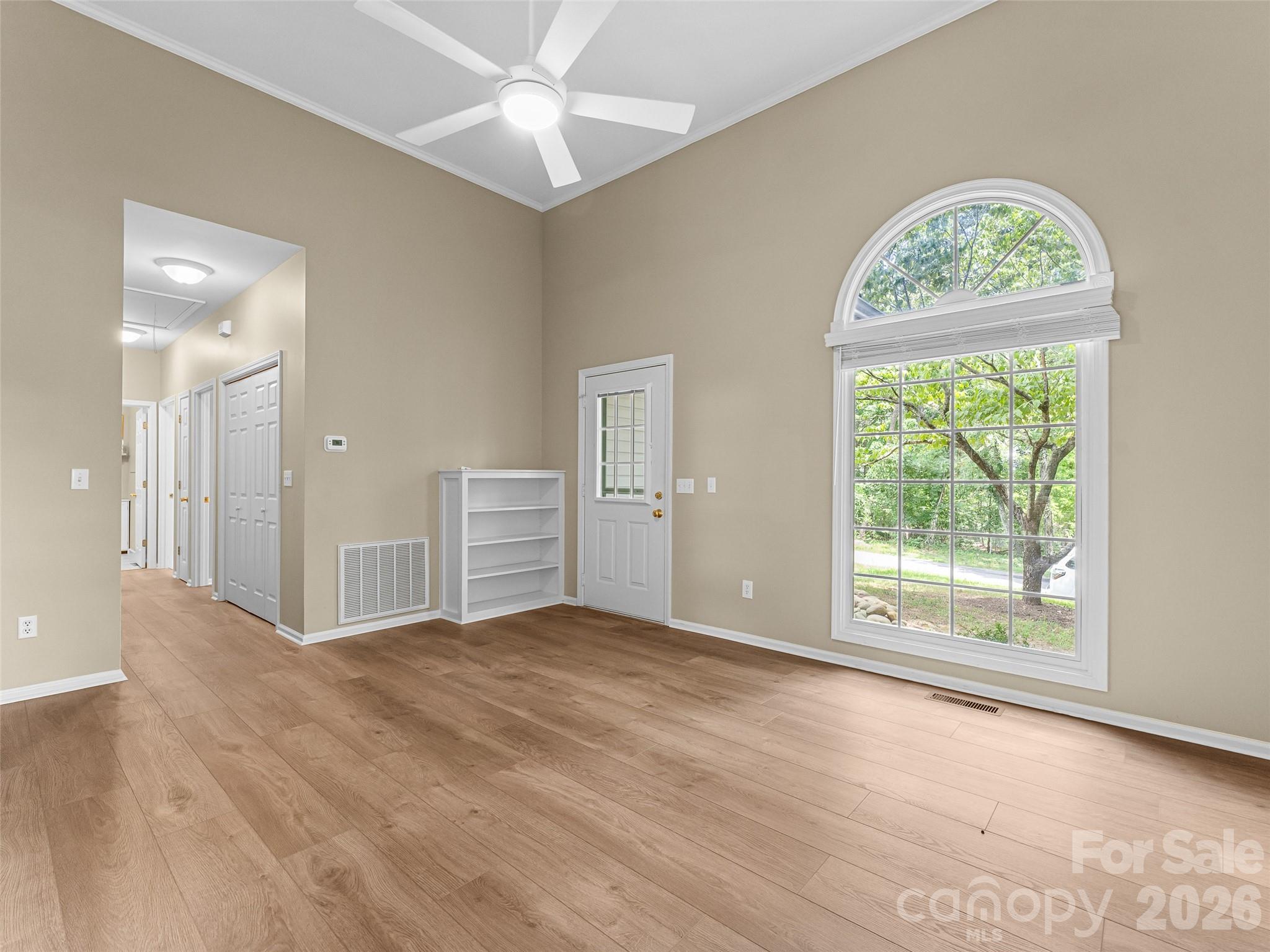 66 Hyde Avenue — Tryon