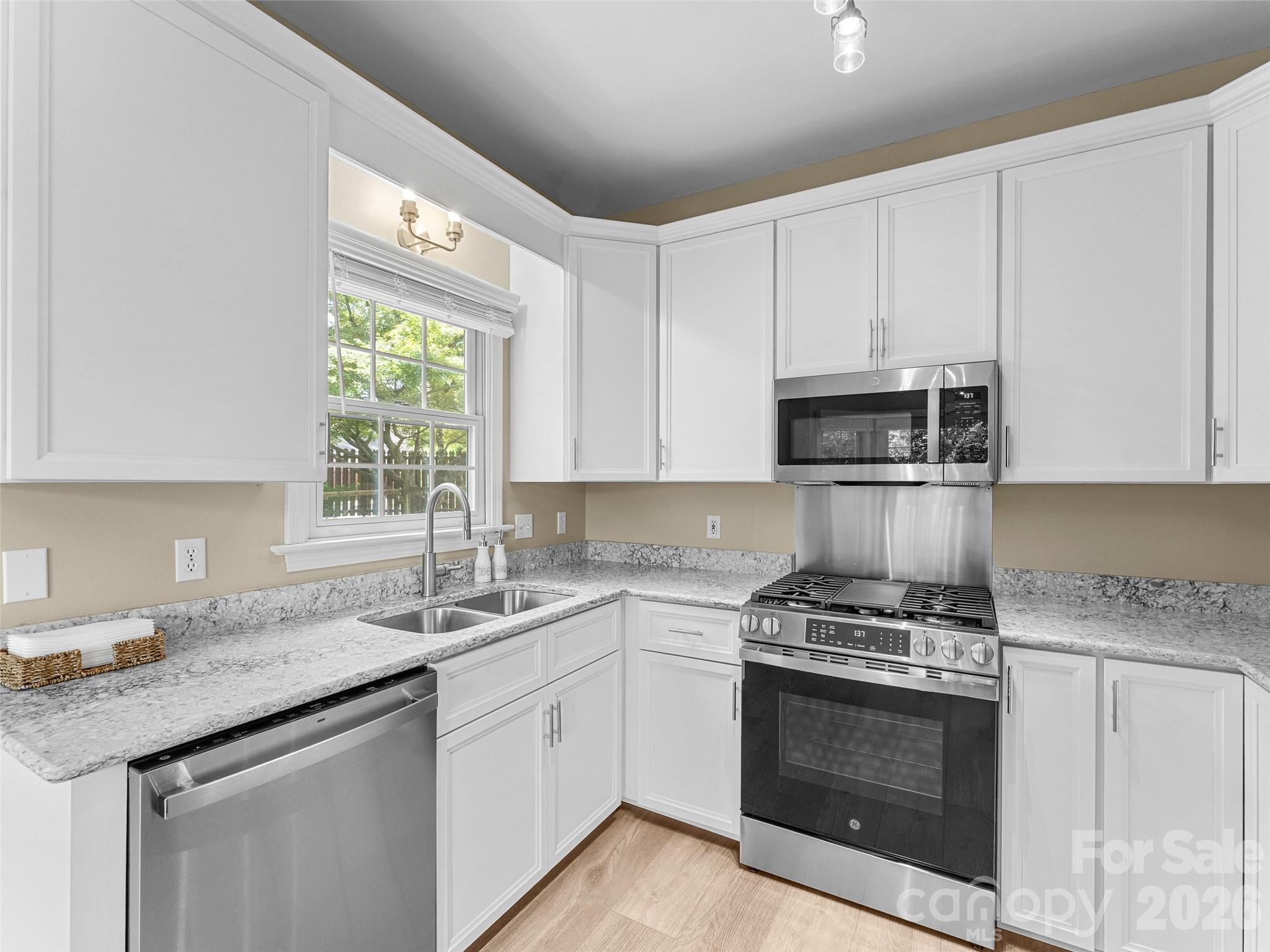 66 Hyde Avenue — Tryon