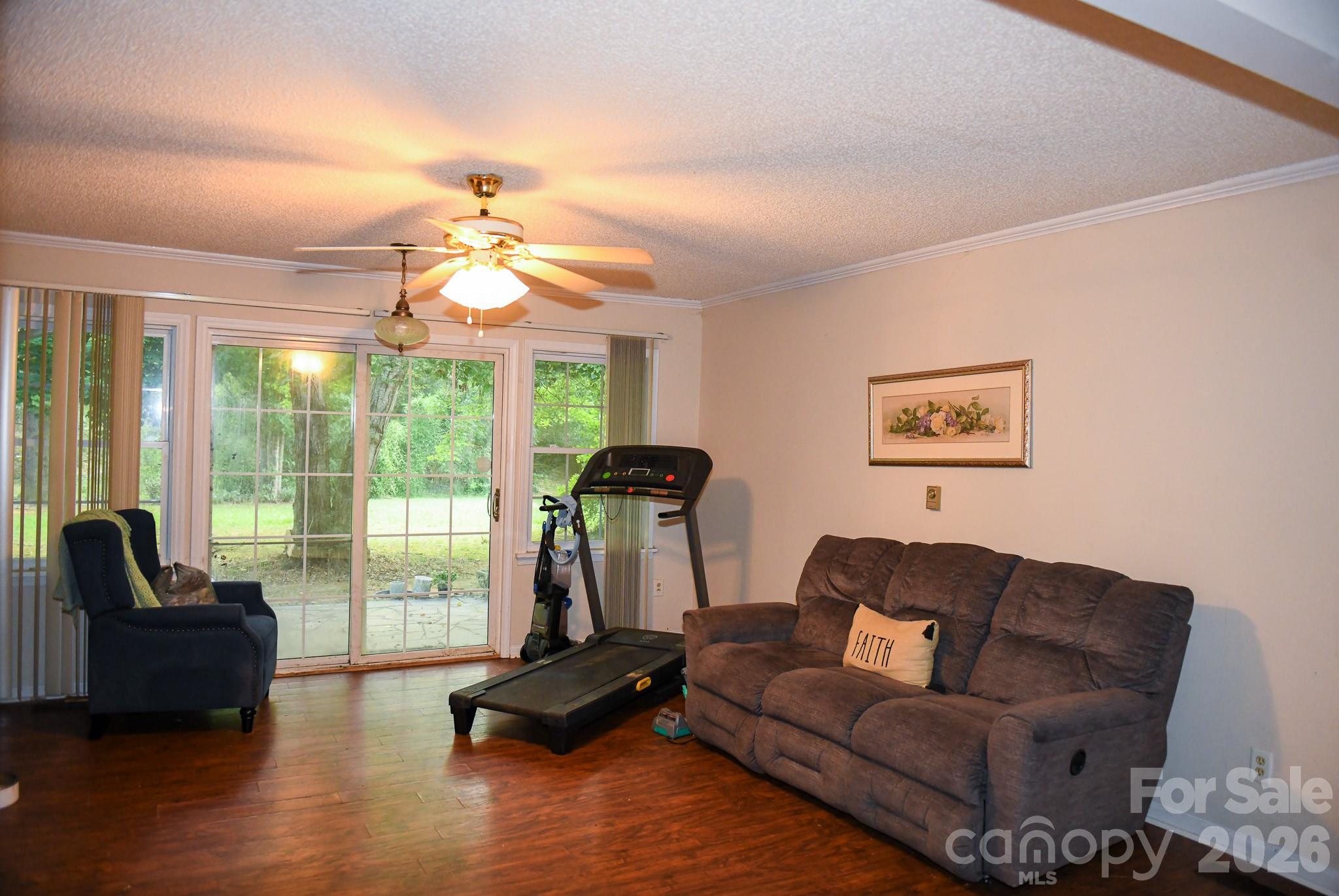 616 Pineview Lakes Road — Chester