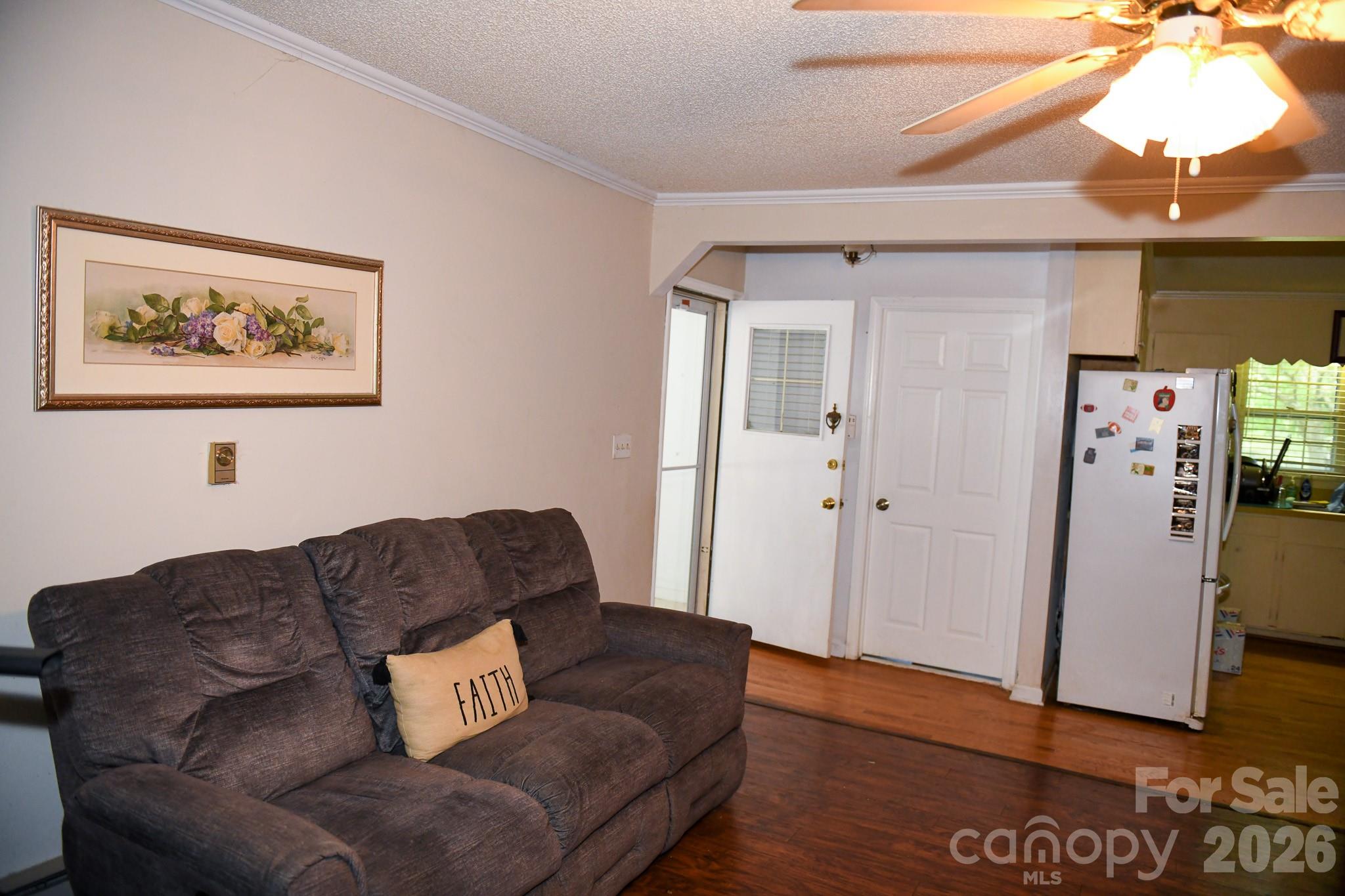 616 Pineview Lakes Road — Chester