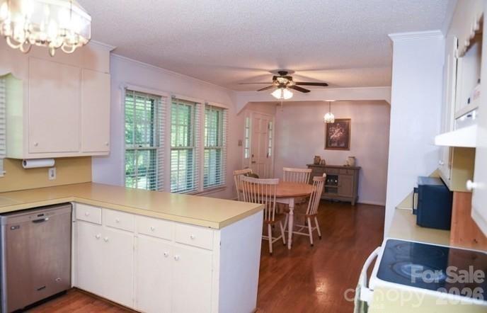 616 Pineview Lakes Road — Chester