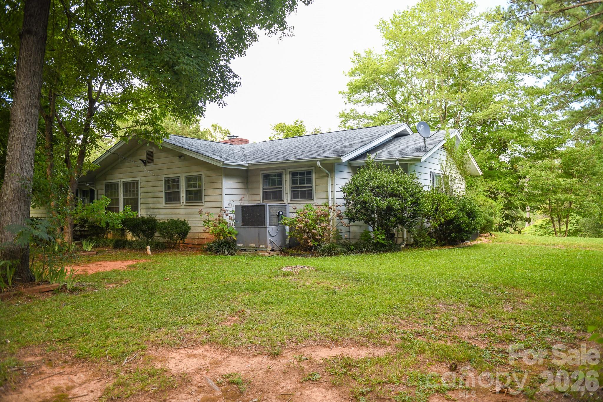 616 Pineview Lakes Road — Chester