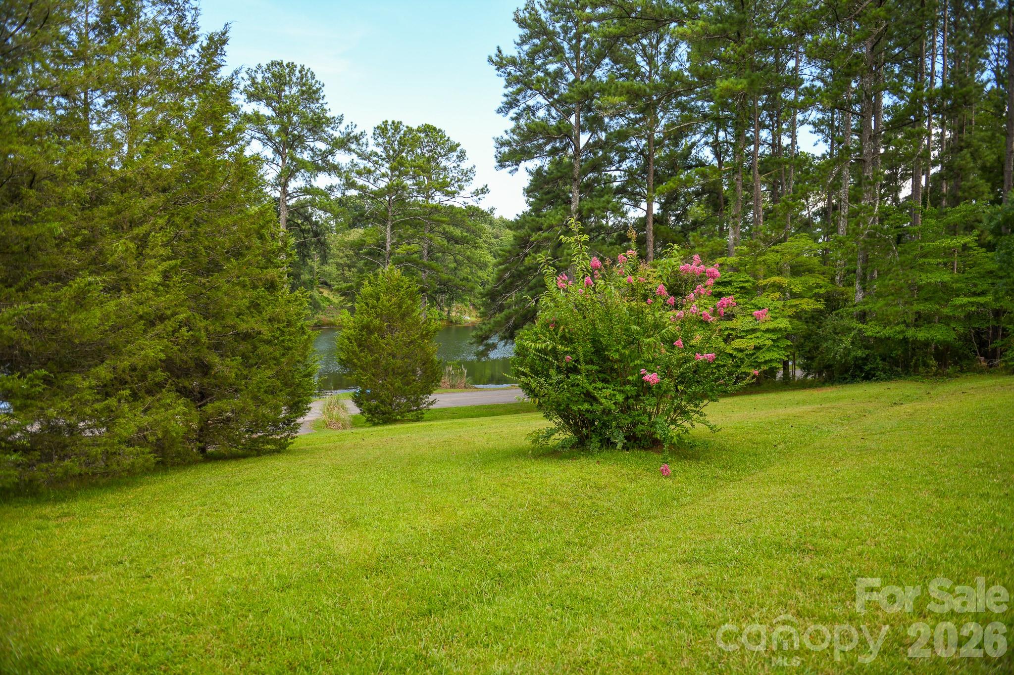 616 Pineview Lakes Road — Chester