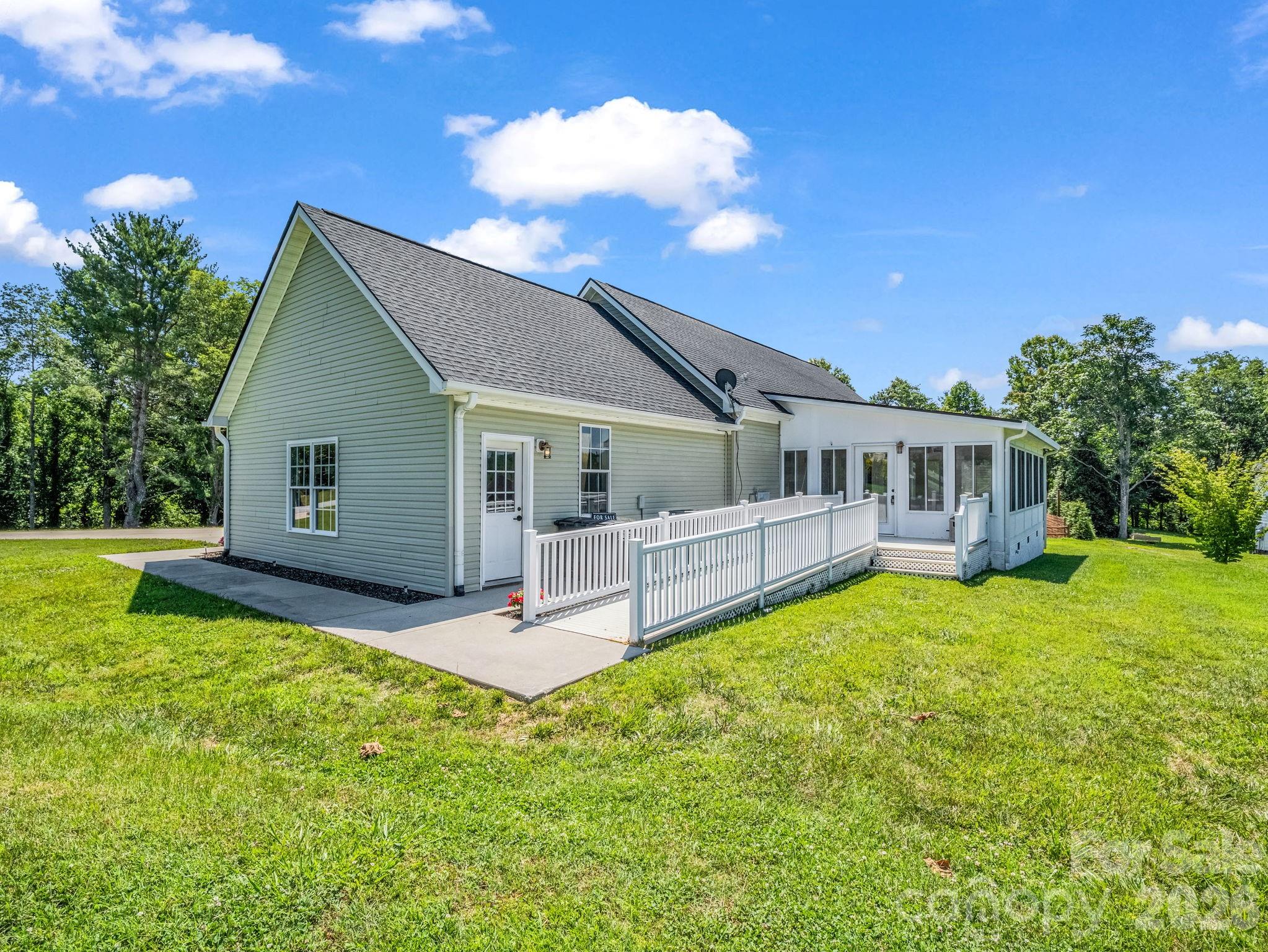 355 Hidden Meadow Drive — Hendersonville