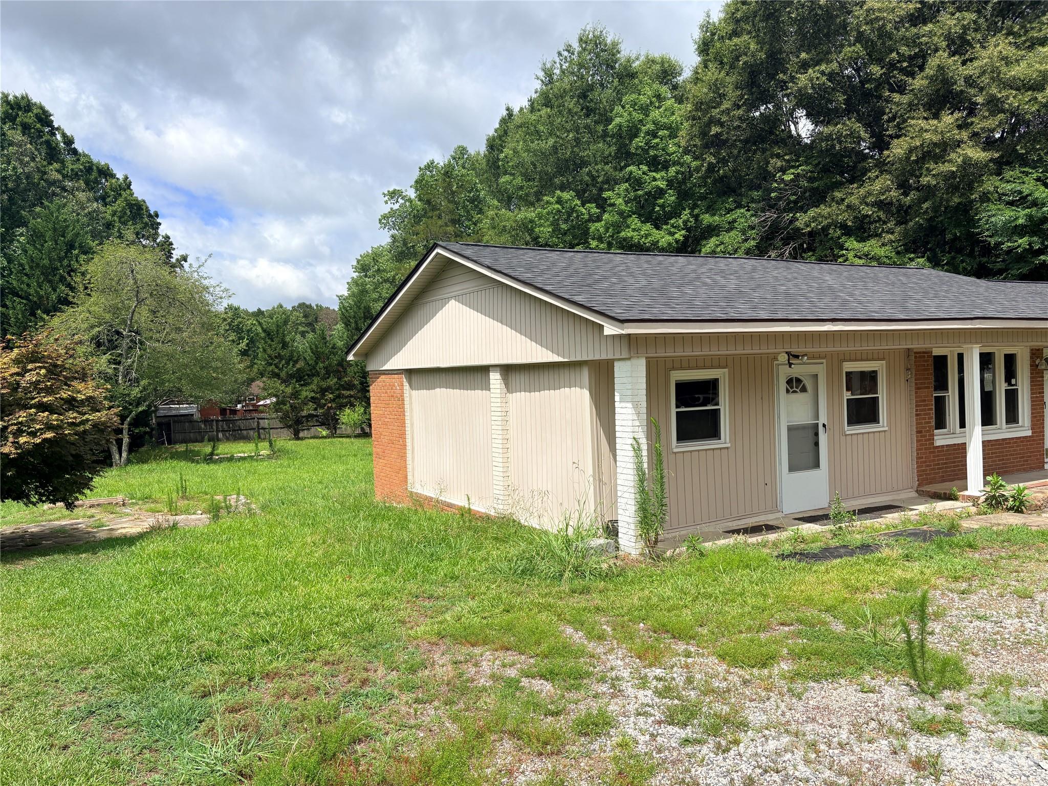 620 Baker Place Road — Lancaster