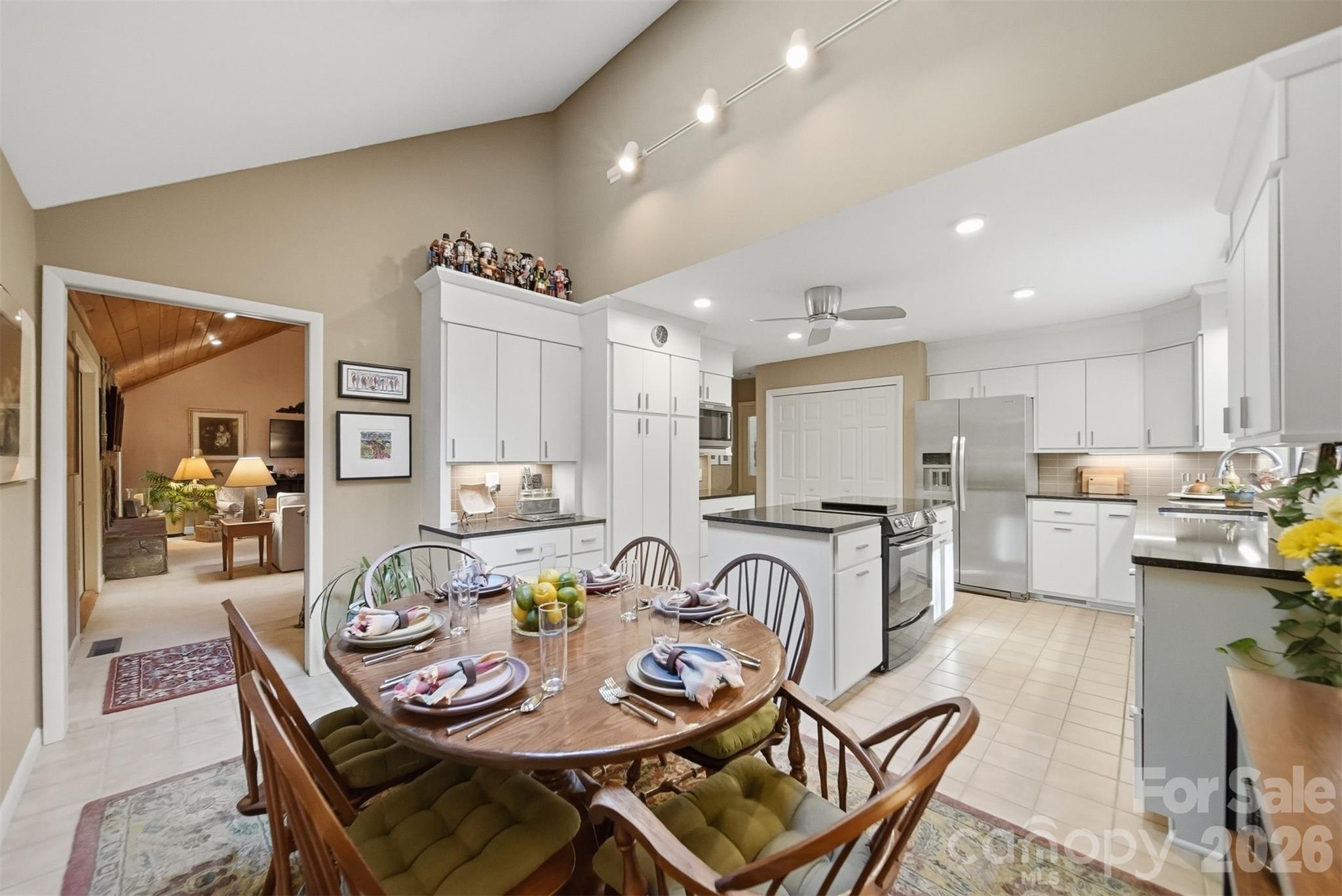 414 Stonecroft Drive SE — Lenoir