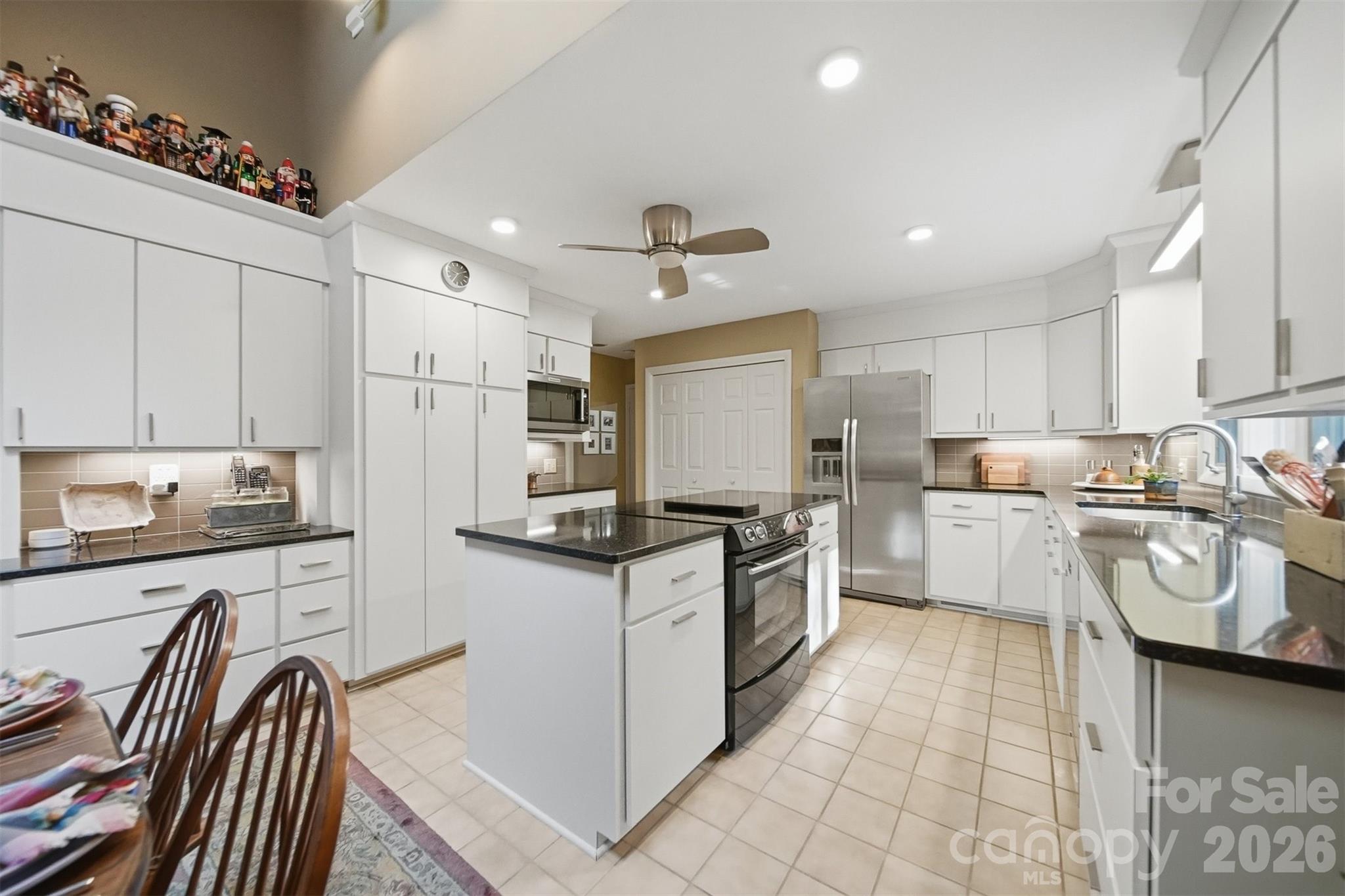 414 Stonecroft Drive SE — Lenoir