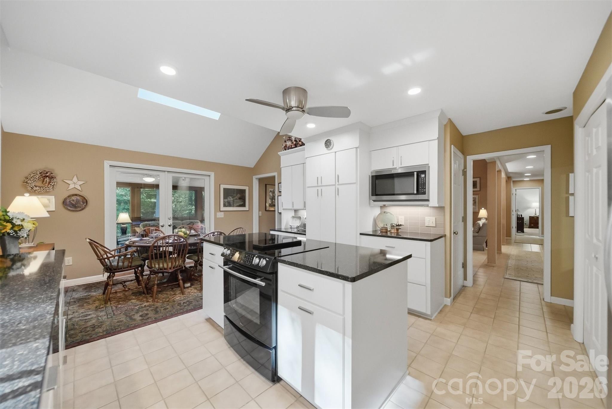 414 Stonecroft Drive SE — Lenoir