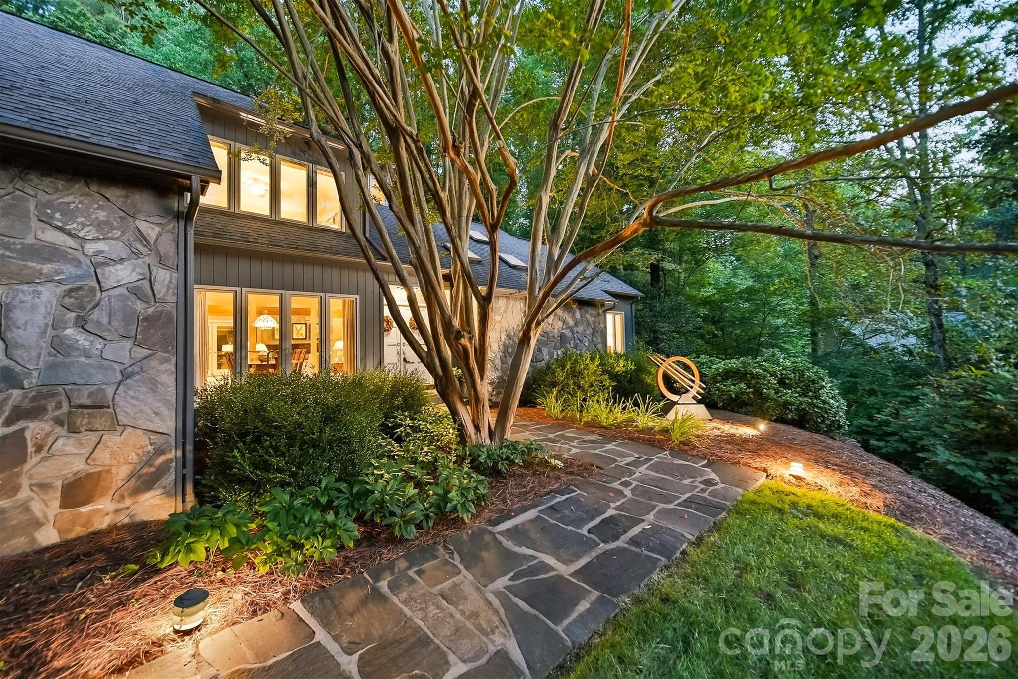 414 Stonecroft Drive SE — Lenoir