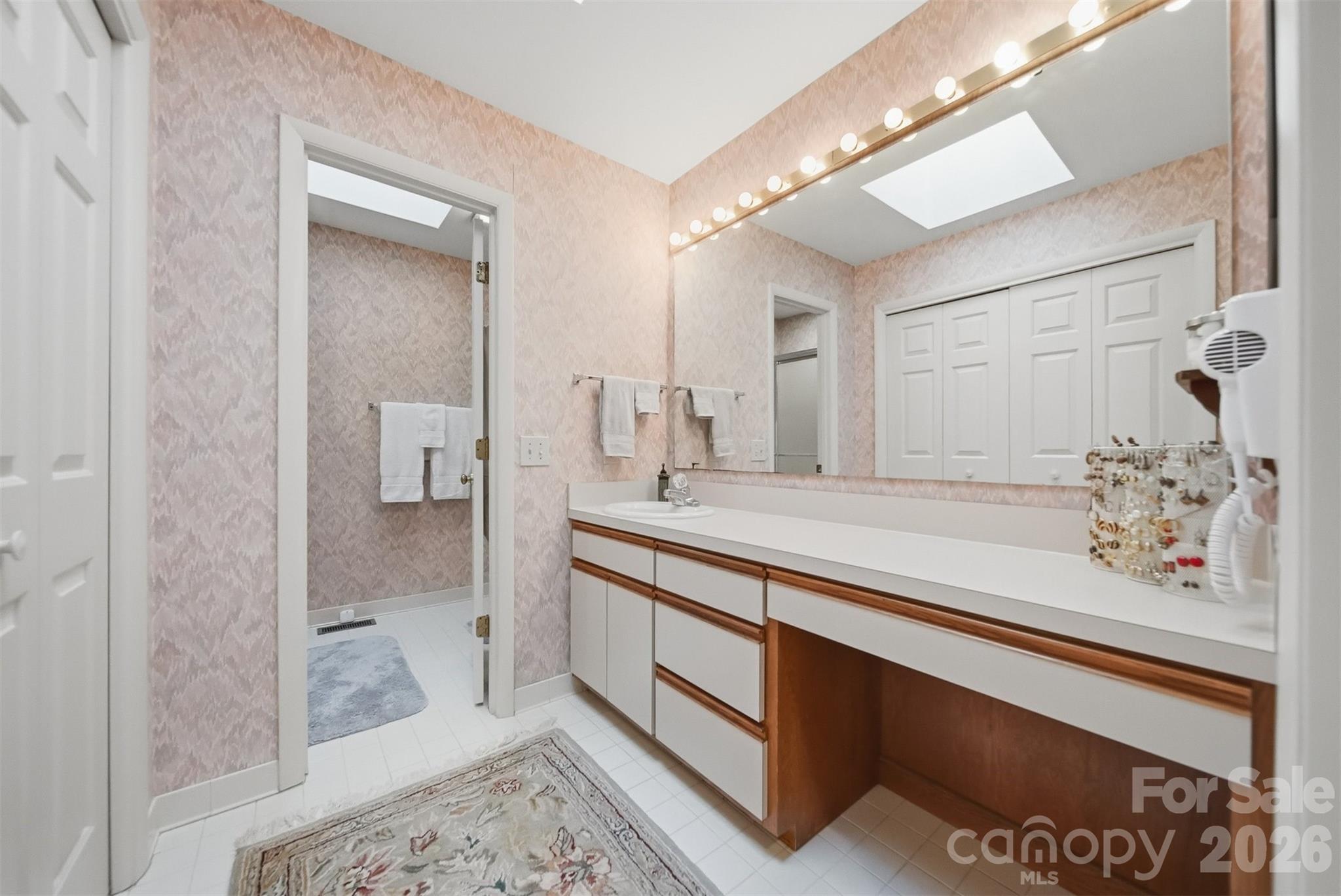 414 Stonecroft Drive SE — Lenoir