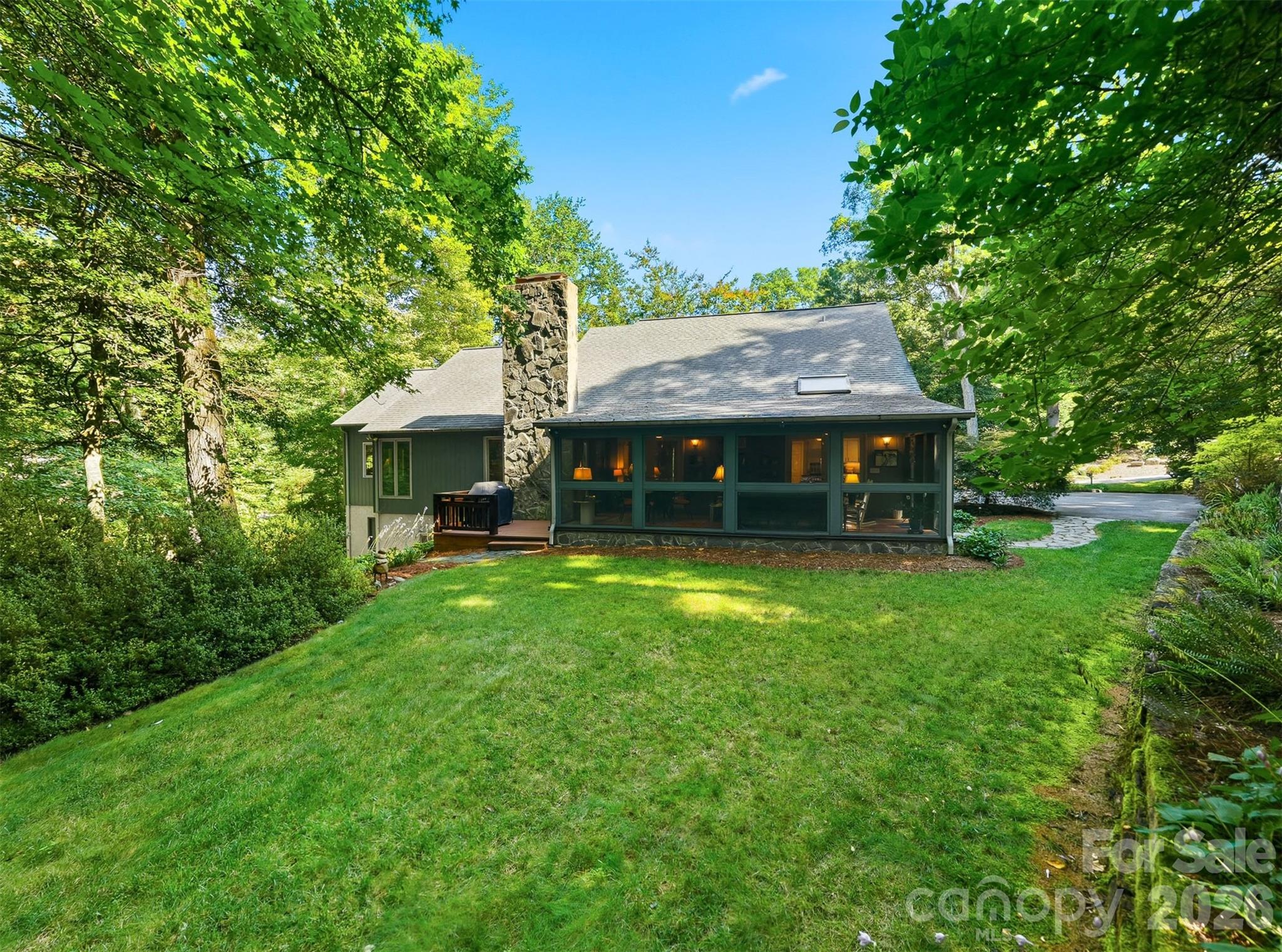 414 Stonecroft Drive SE — Lenoir