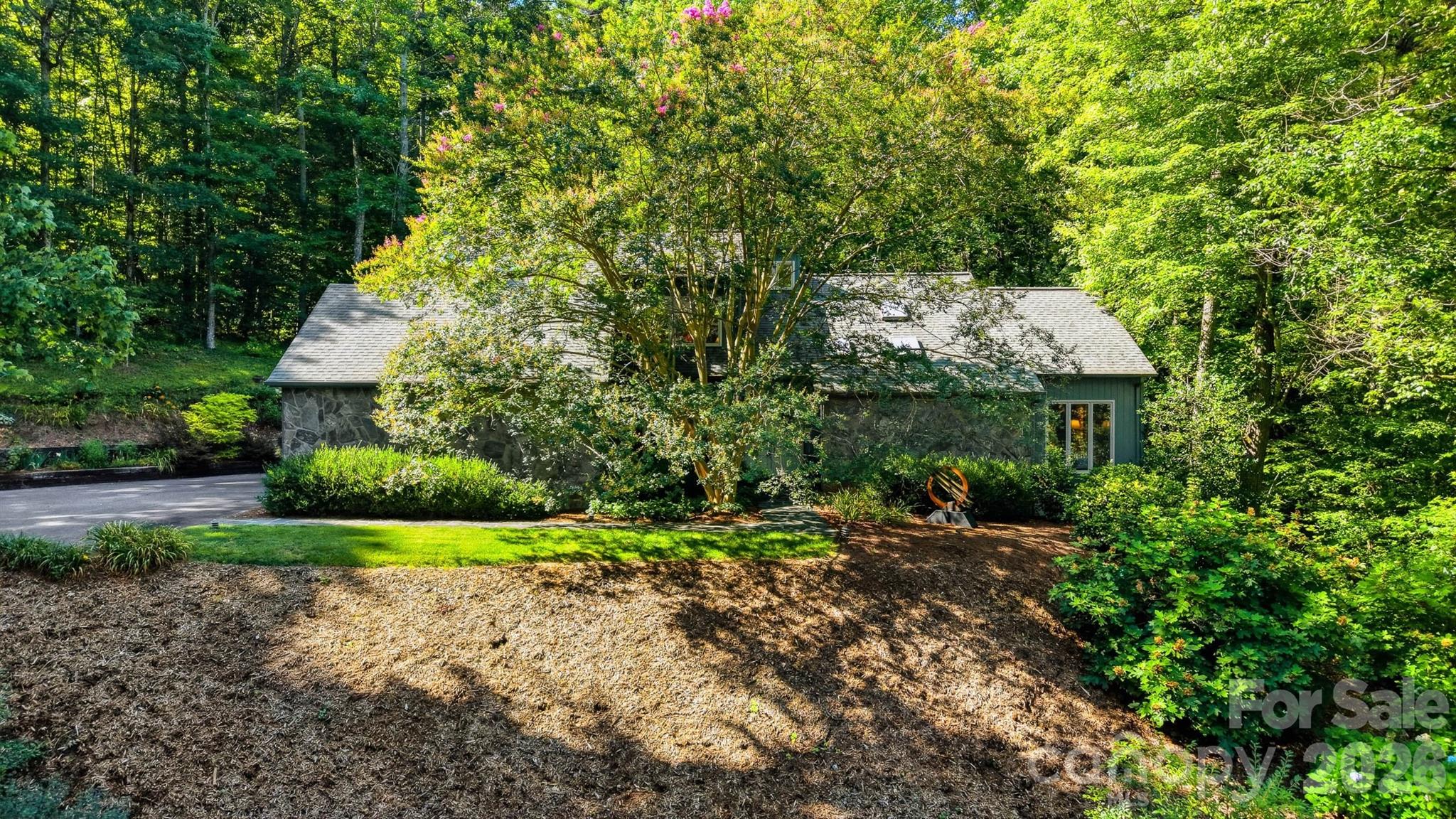 414 Stonecroft Drive SE — Lenoir