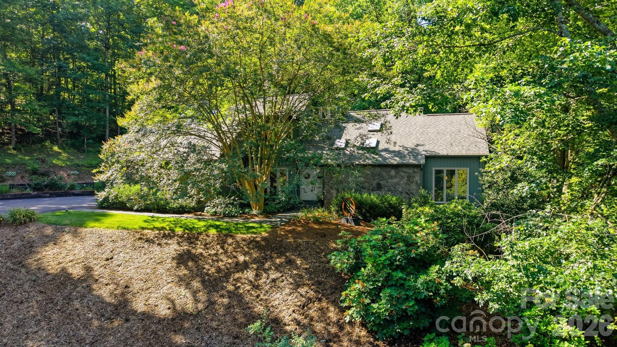 414 Stonecroft Drive SE — Lenoir