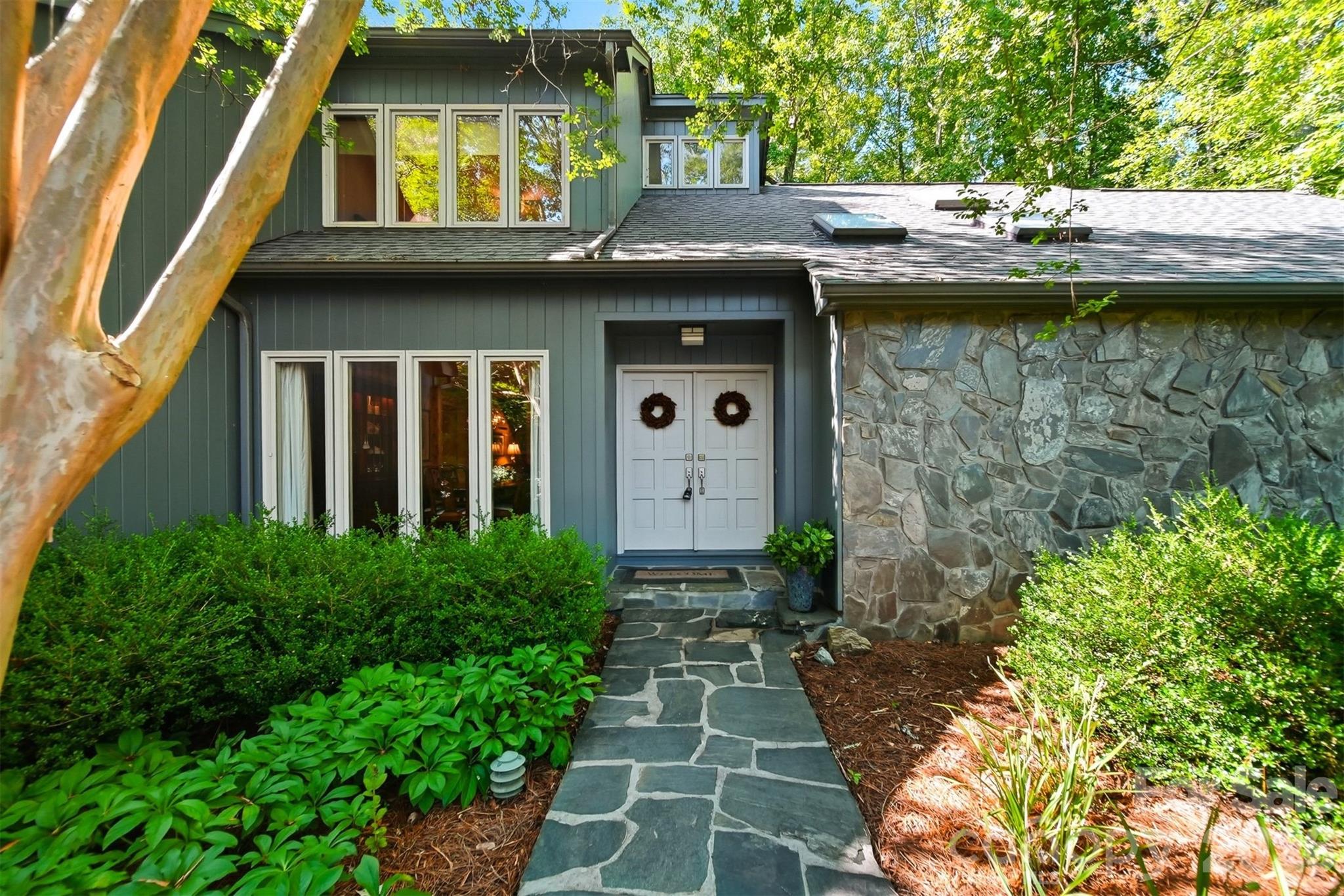 414 Stonecroft Drive SE — Lenoir