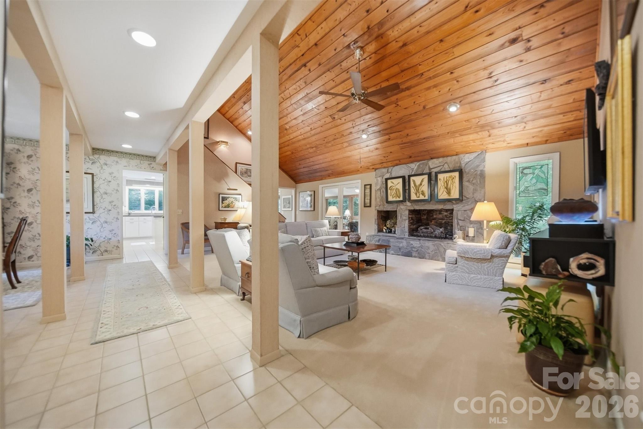 414 Stonecroft Drive SE — Lenoir