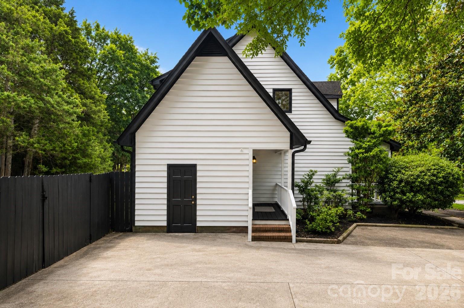 8055 Tifton Road — Charlotte