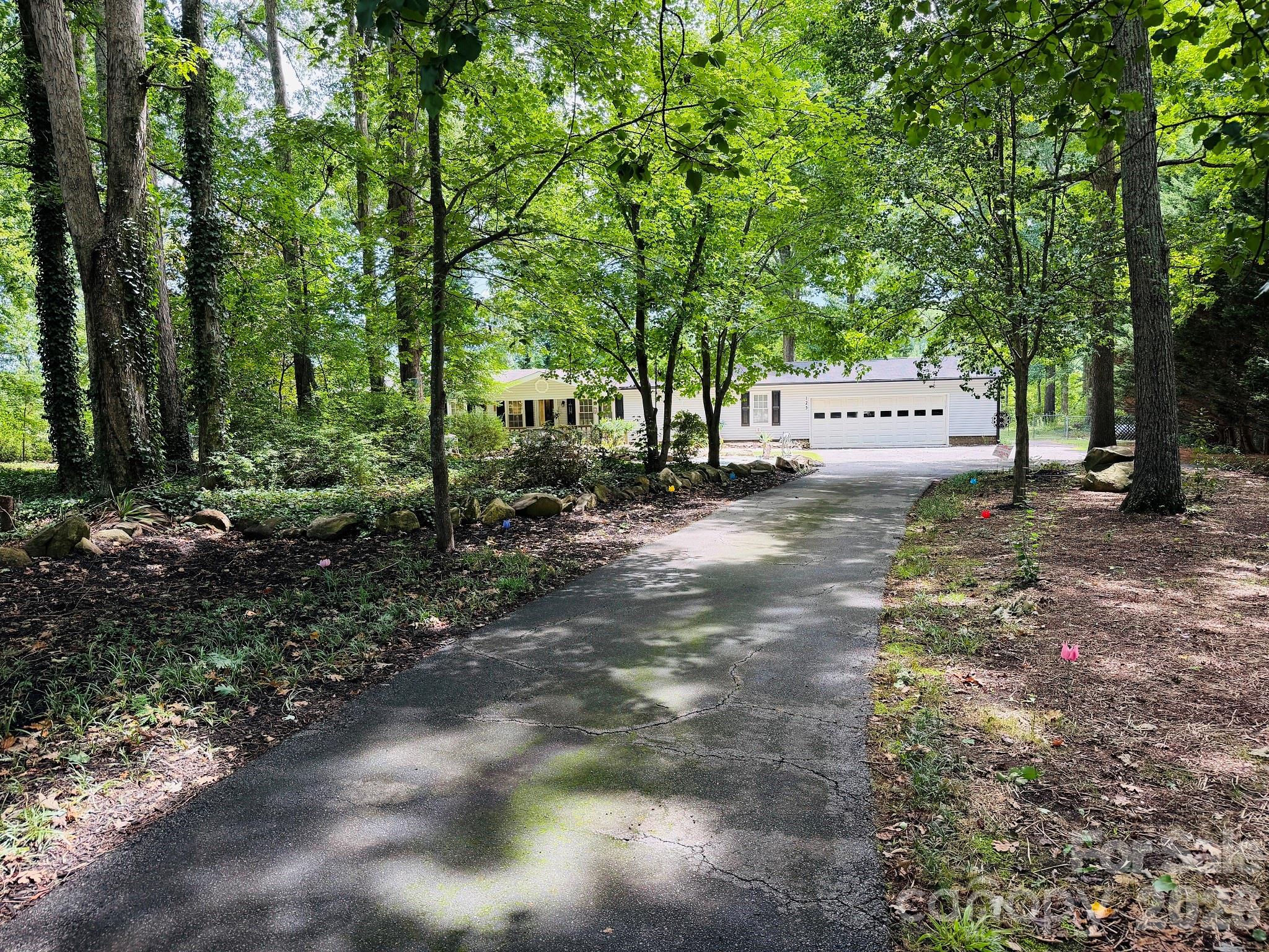 125 Red Fox Court — Mount Holly