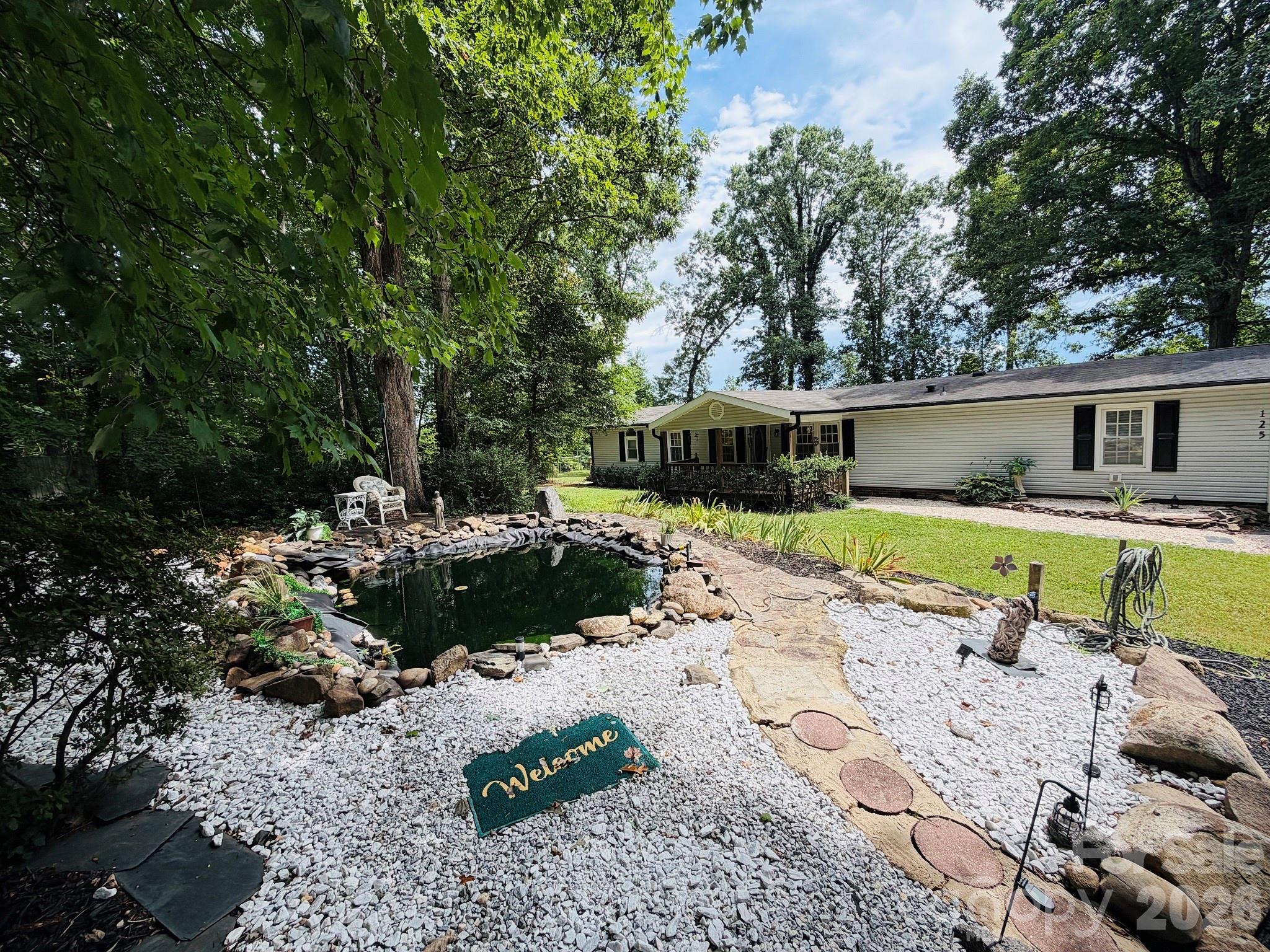 125 Red Fox Court — Mount Holly