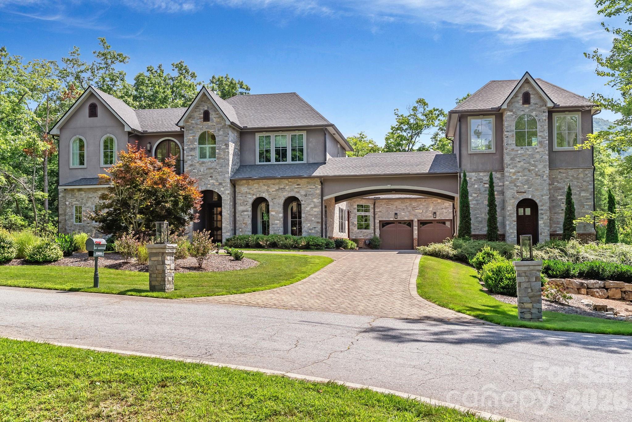 1905 White Tree Trail — Arden