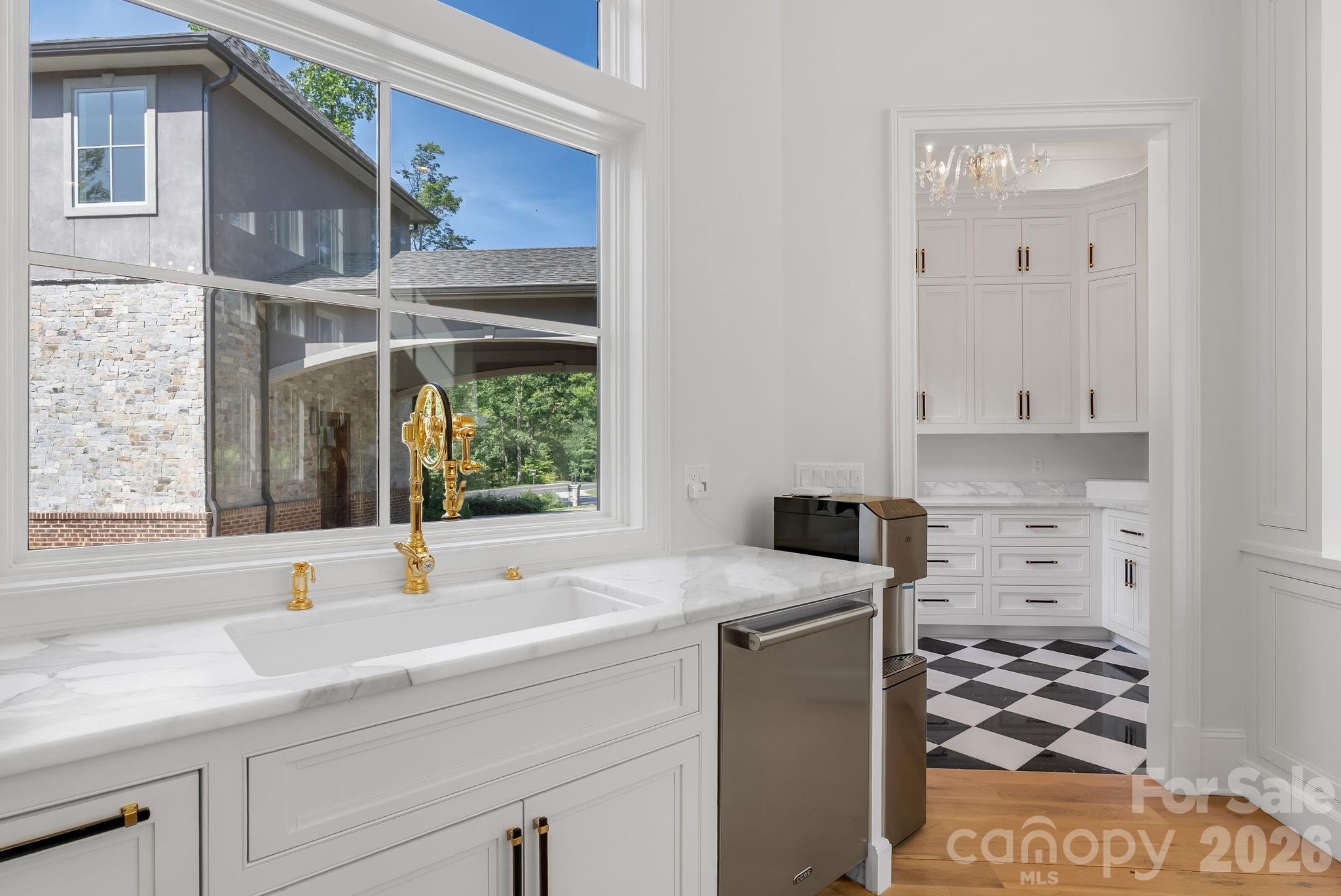1905 White Tree Trail — Arden
