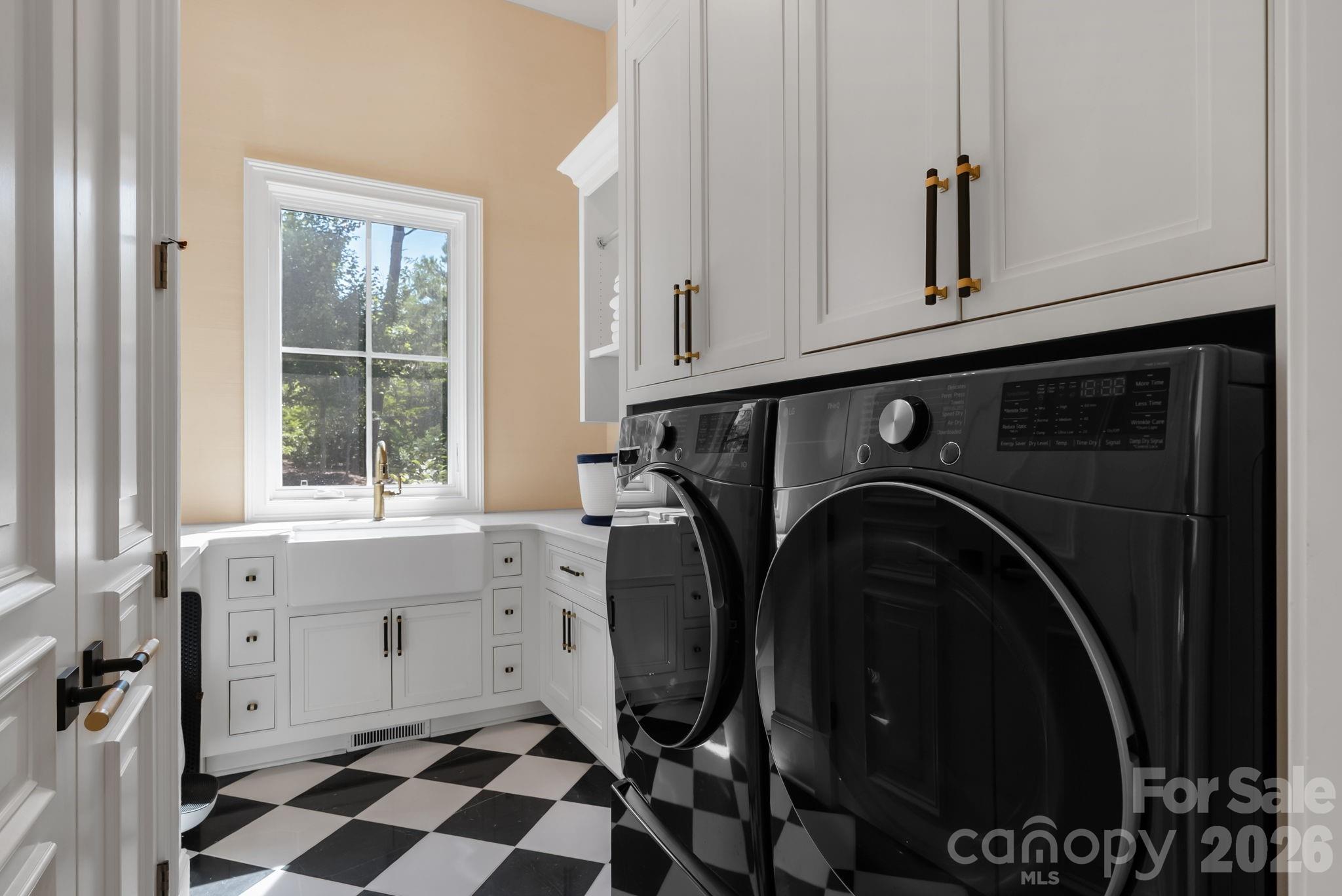 1905 White Tree Trail — Arden