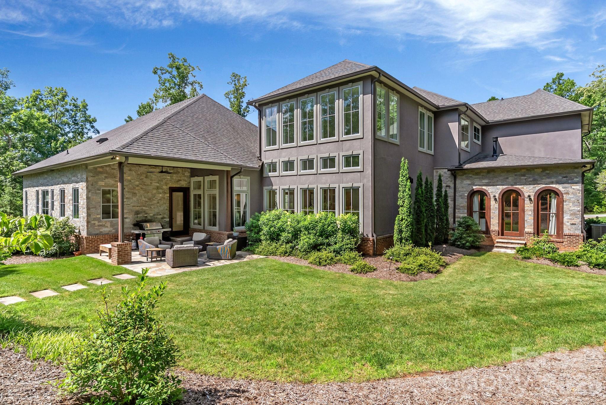 1905 White Tree Trail — Arden
