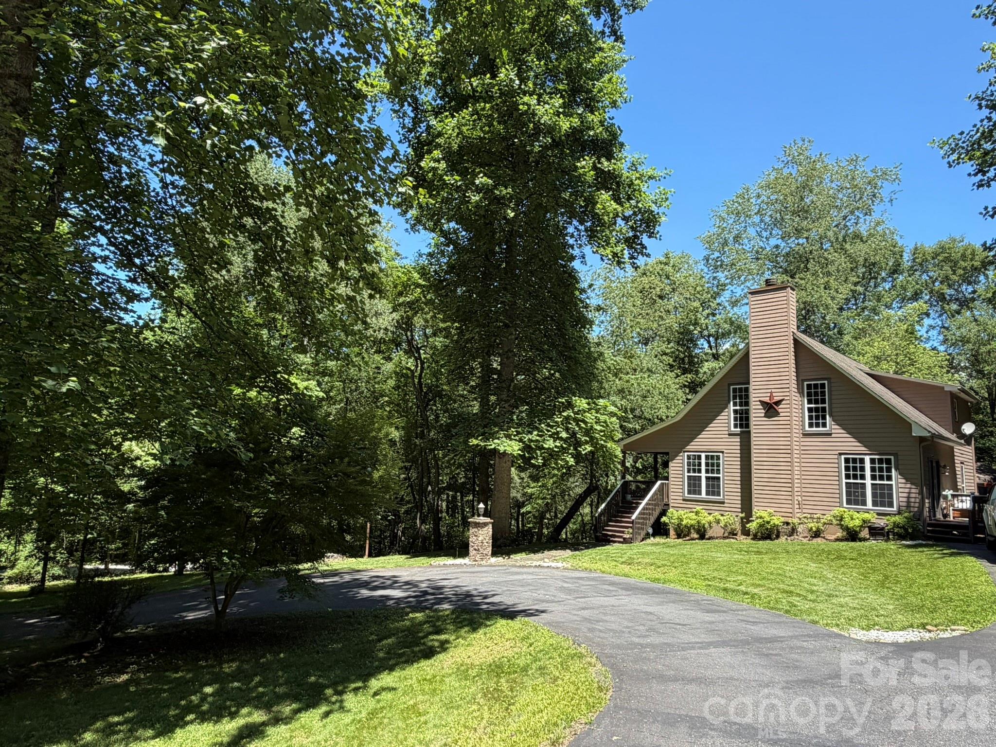 315 Honey Locust Lane — Whittier