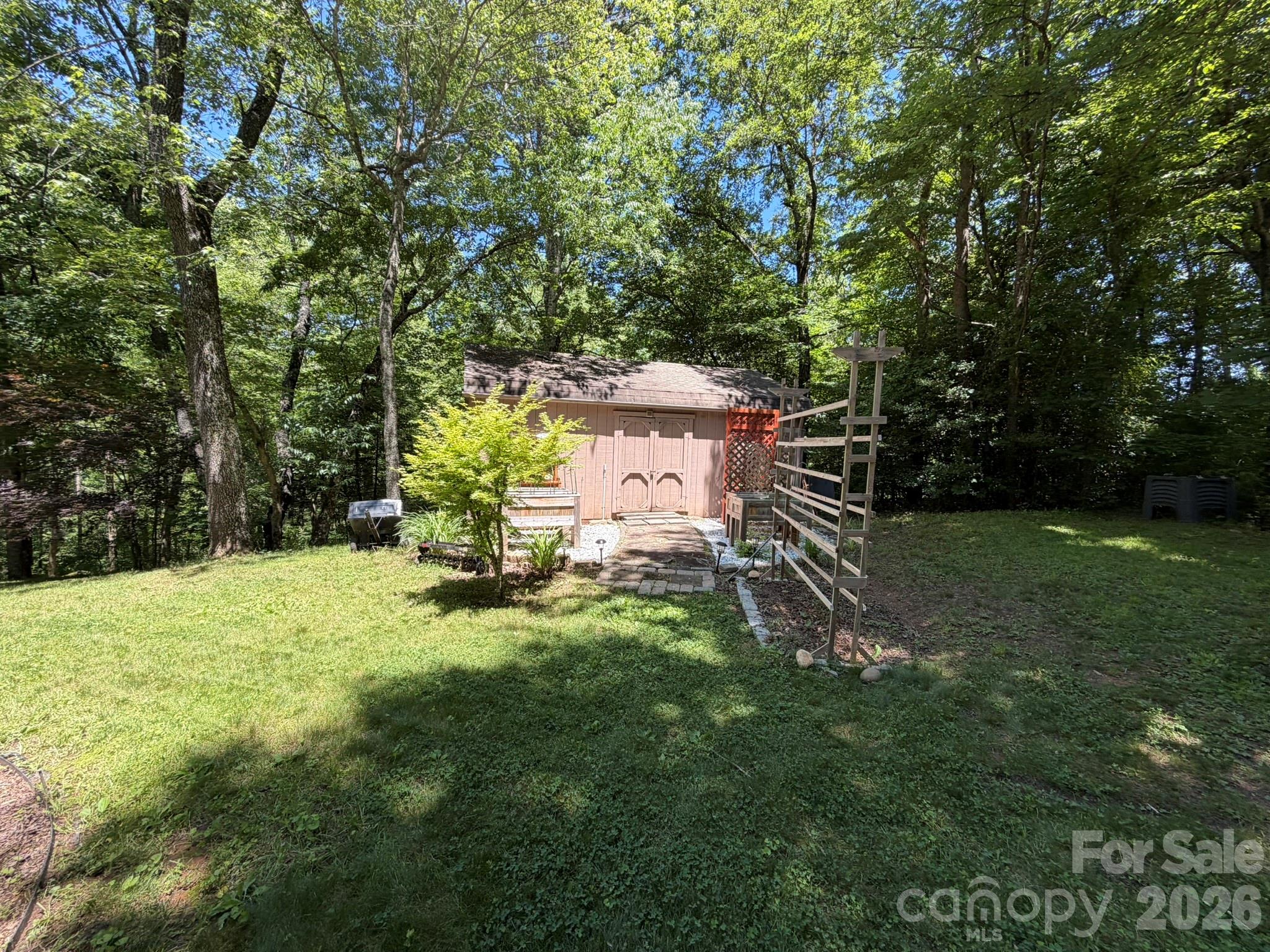 315 Honey Locust Lane — Whittier