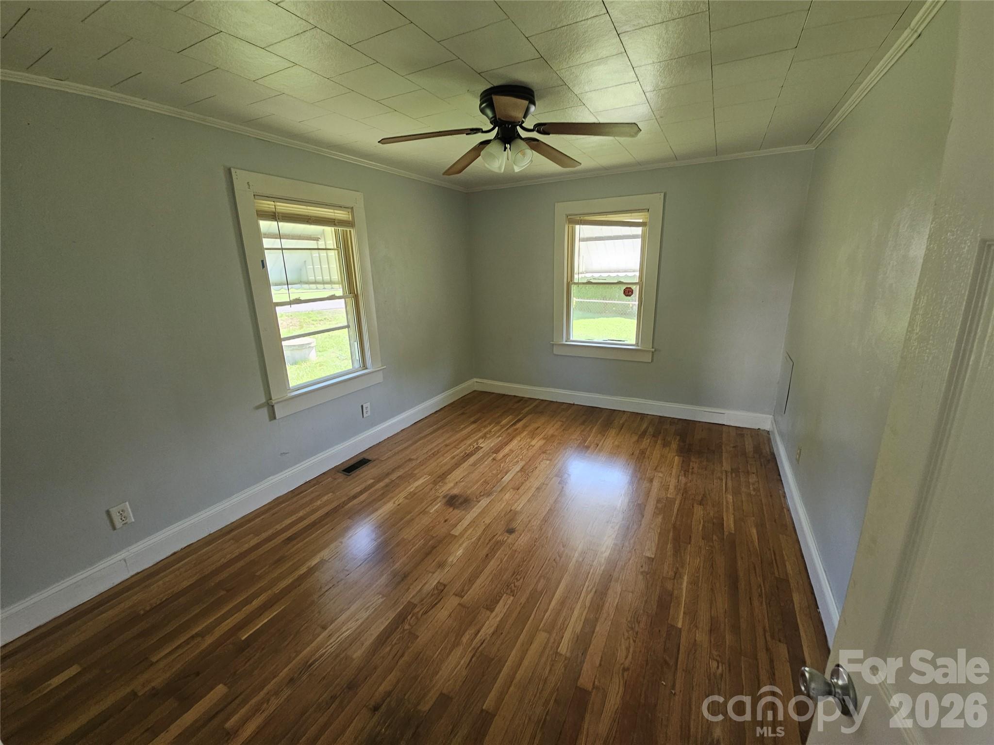 1515 16th Avenue NE — Hickory
