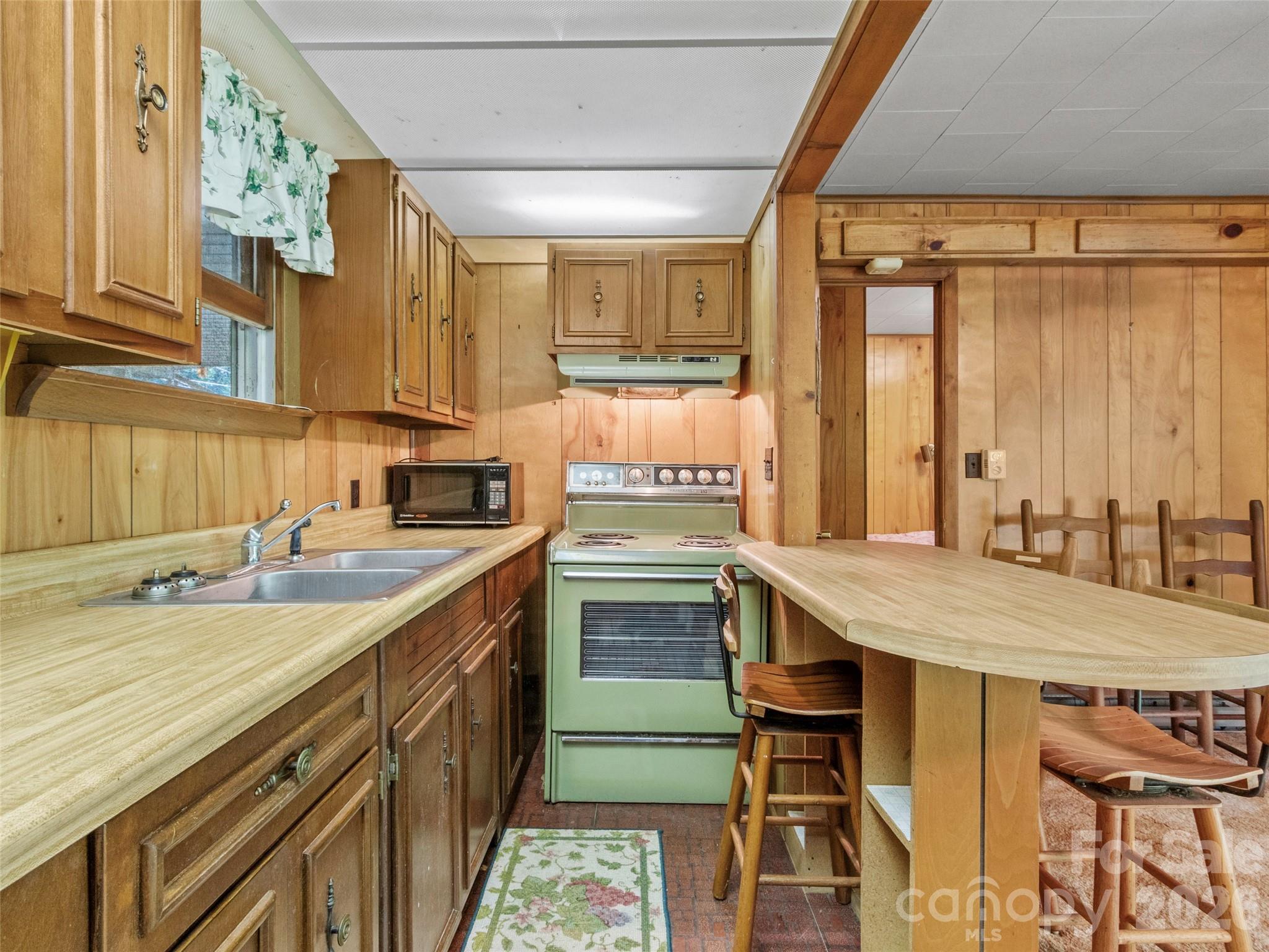 144 Florida Hill Drive — Green Mountain