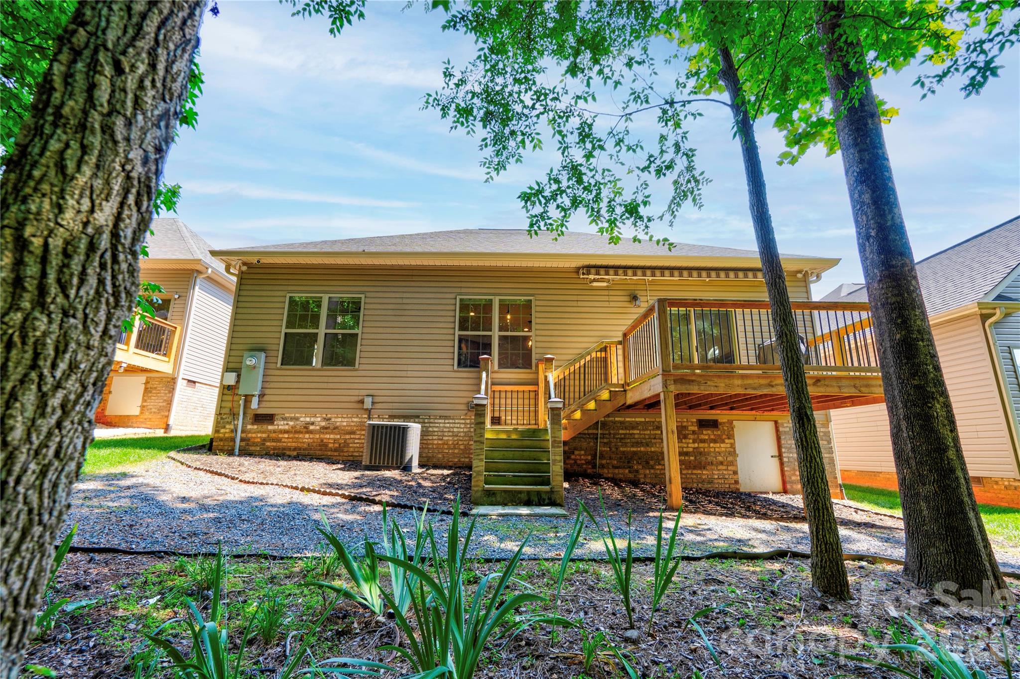 194 T R Harris Drive — Shelby