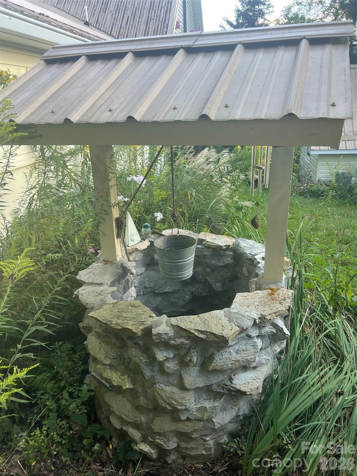 530 West Side Road — Burnsville