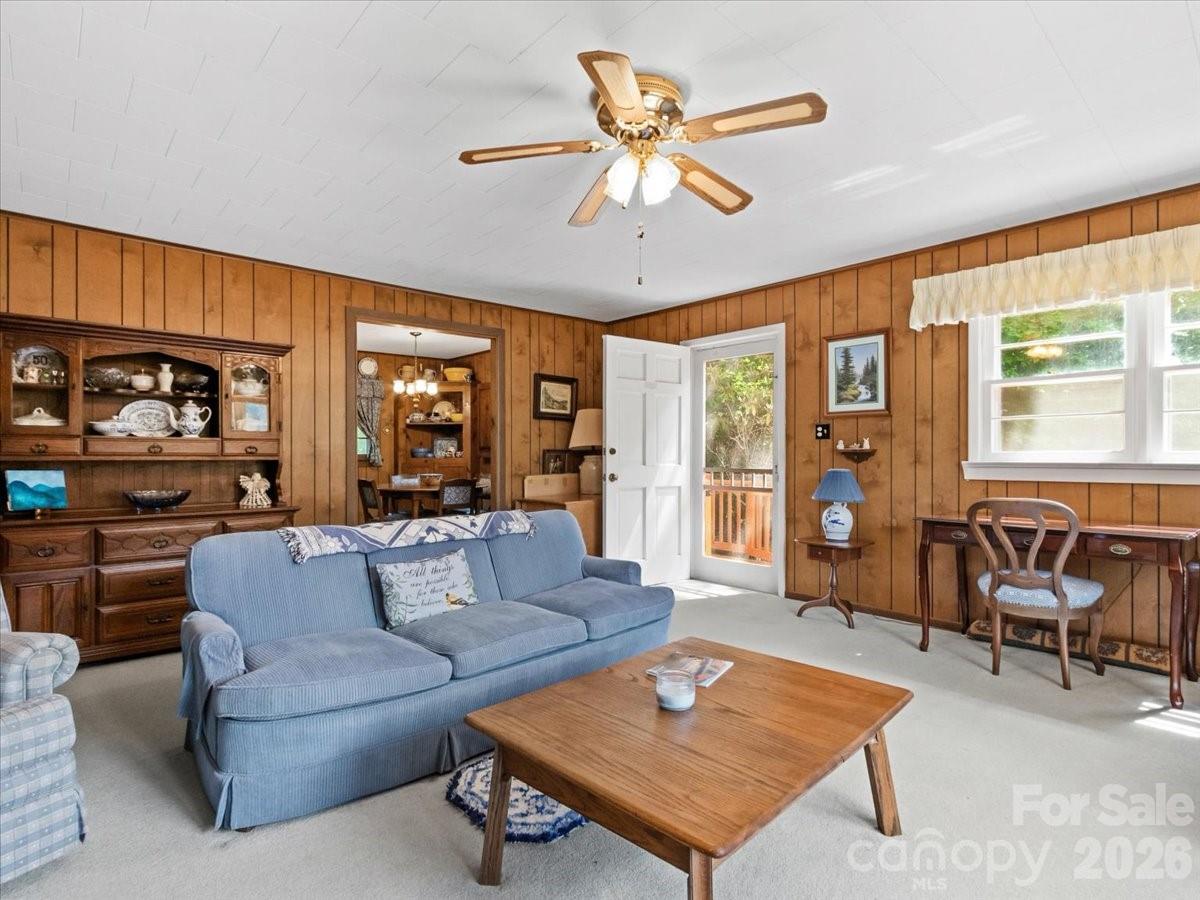 198 Florida Hill Drive — Green Mountain
