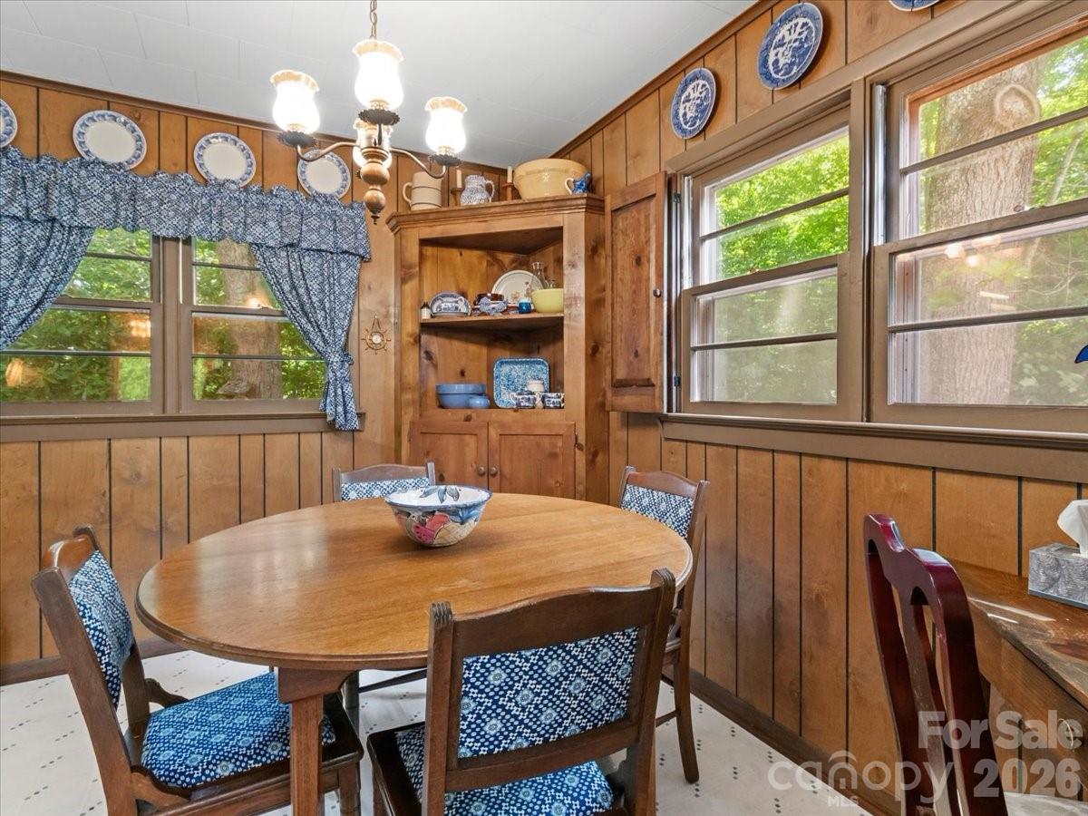 198 Florida Hill Drive — Green Mountain