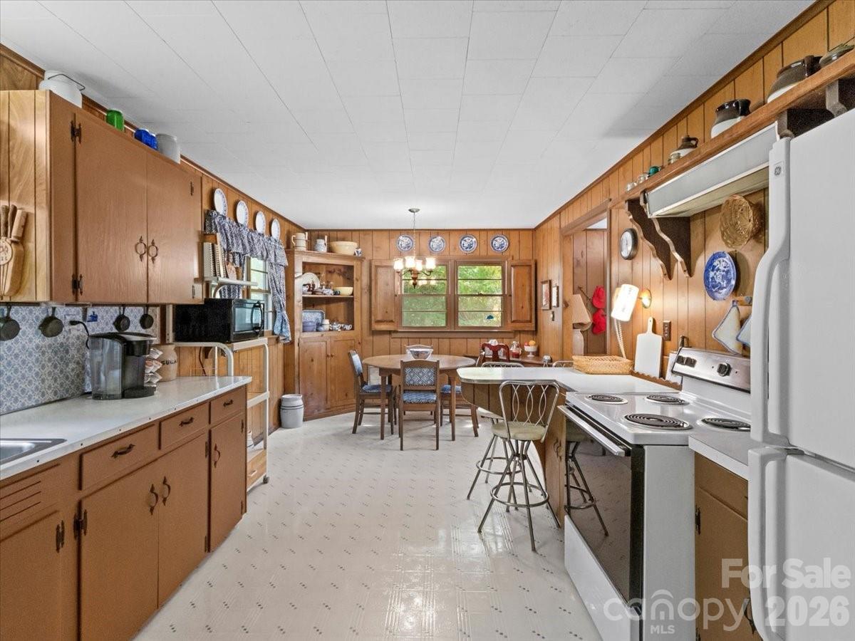 198 Florida Hill Drive — Green Mountain