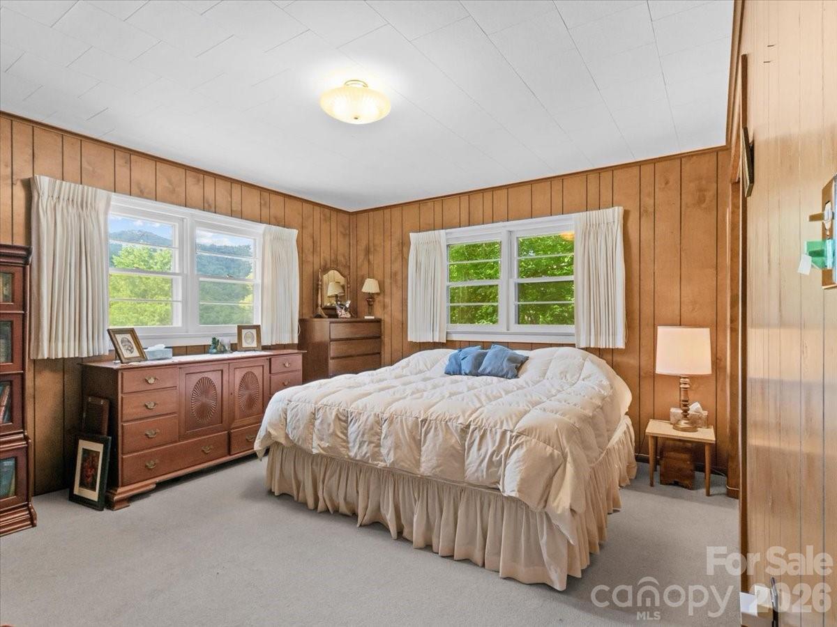 198 Florida Hill Drive — Green Mountain