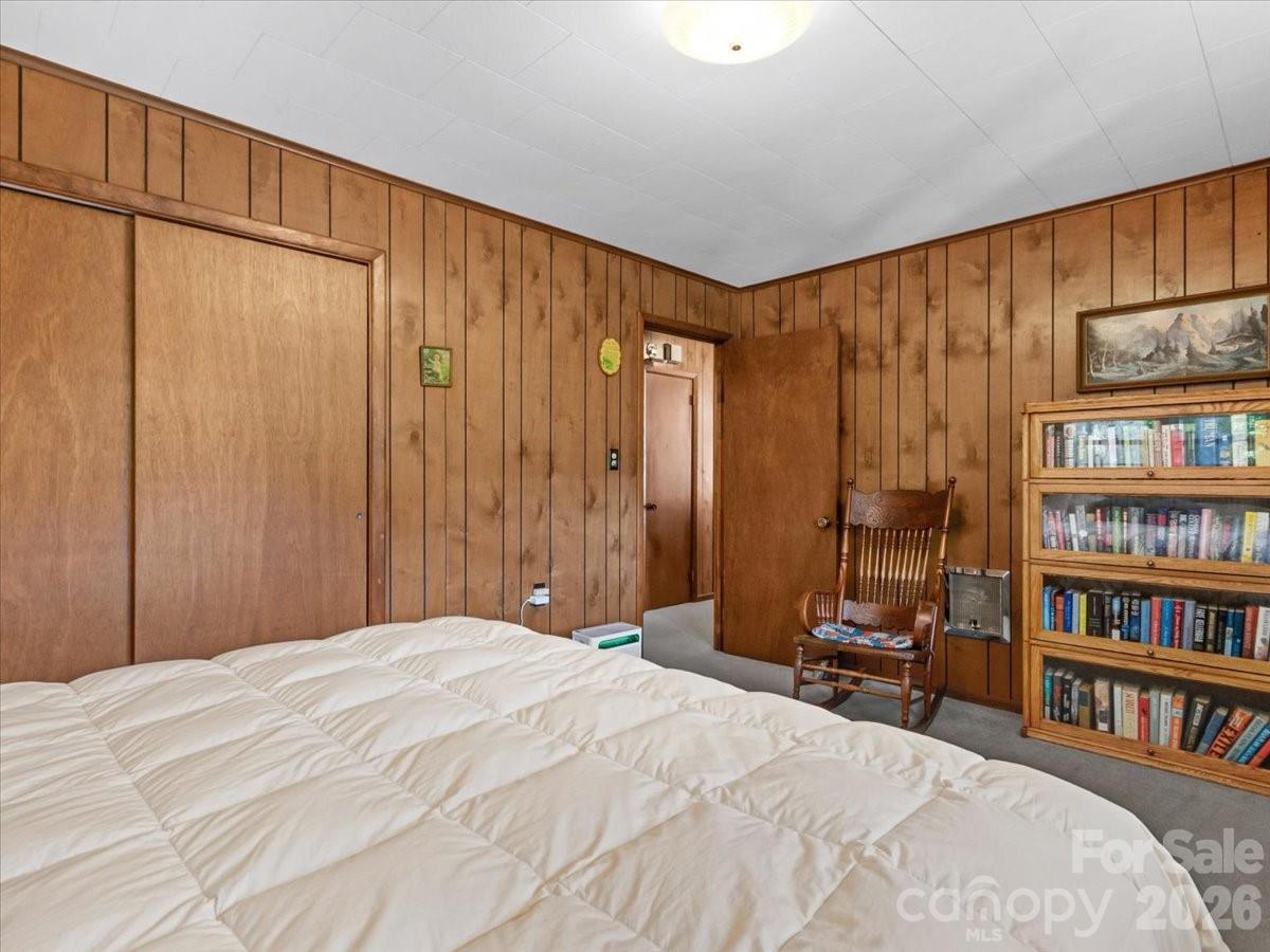 198 Florida Hill Drive — Green Mountain