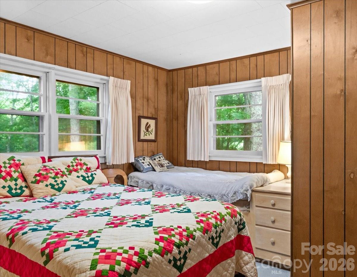198 Florida Hill Drive — Green Mountain