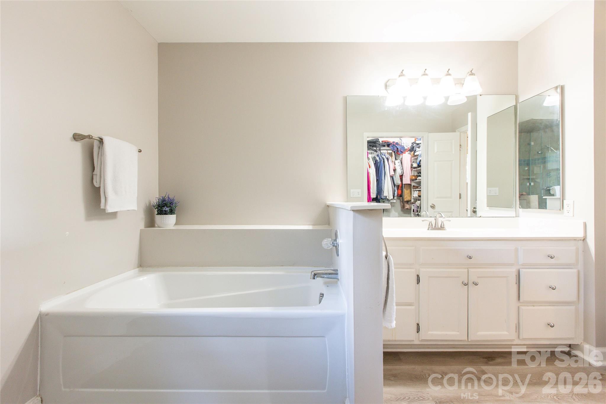 9613 Fairmead Drive — Charlotte