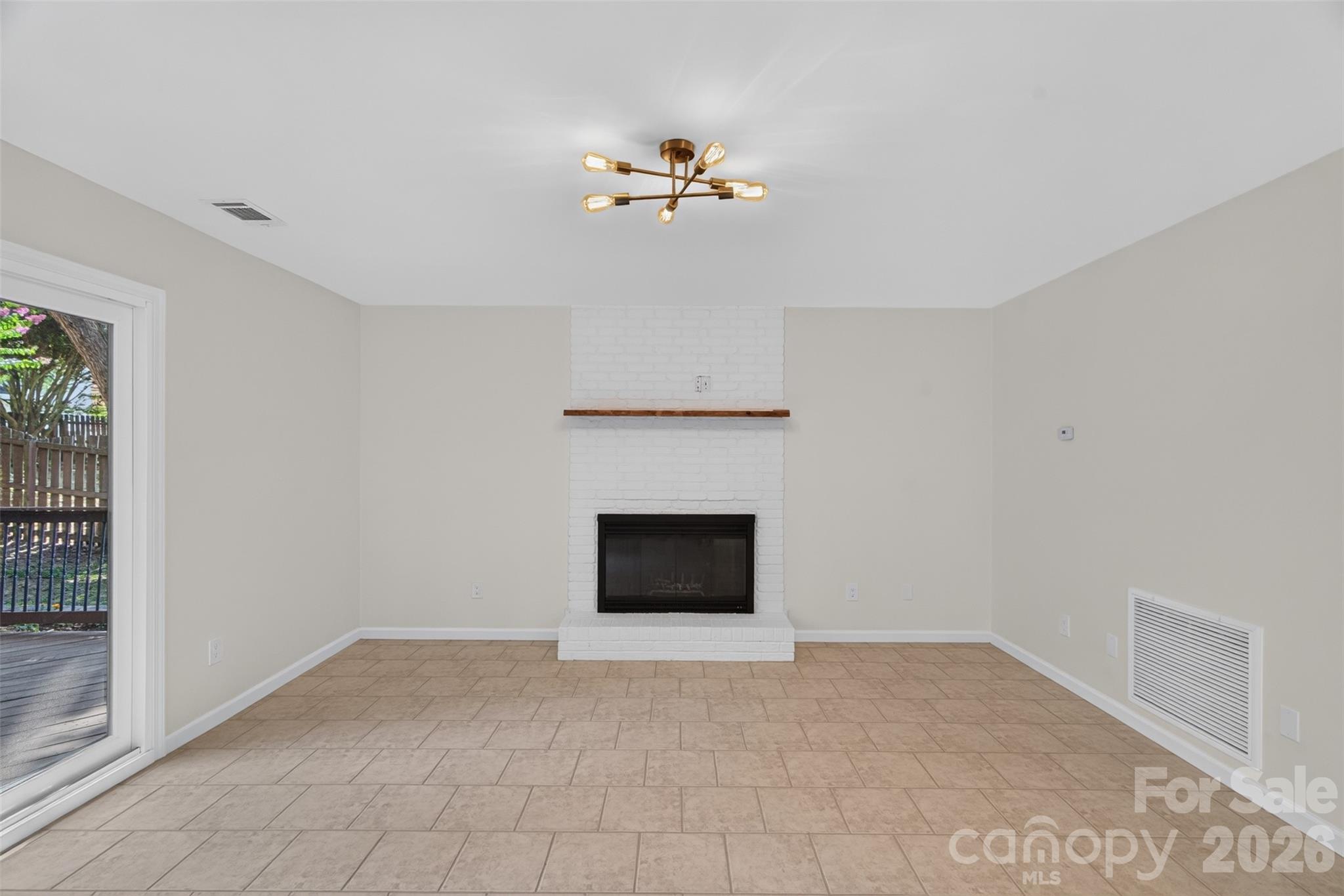 6815 Oldecastle Court — Charlotte