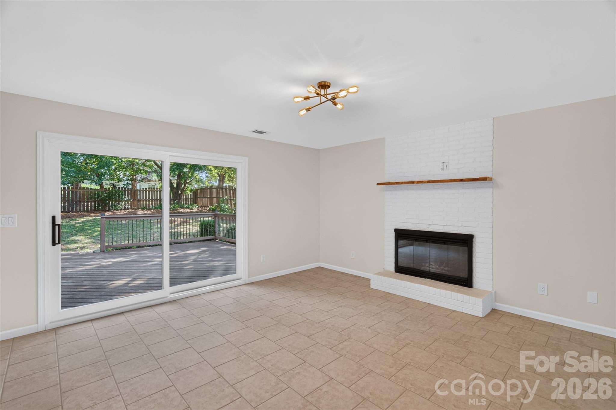 6815 Oldecastle Court — Charlotte
