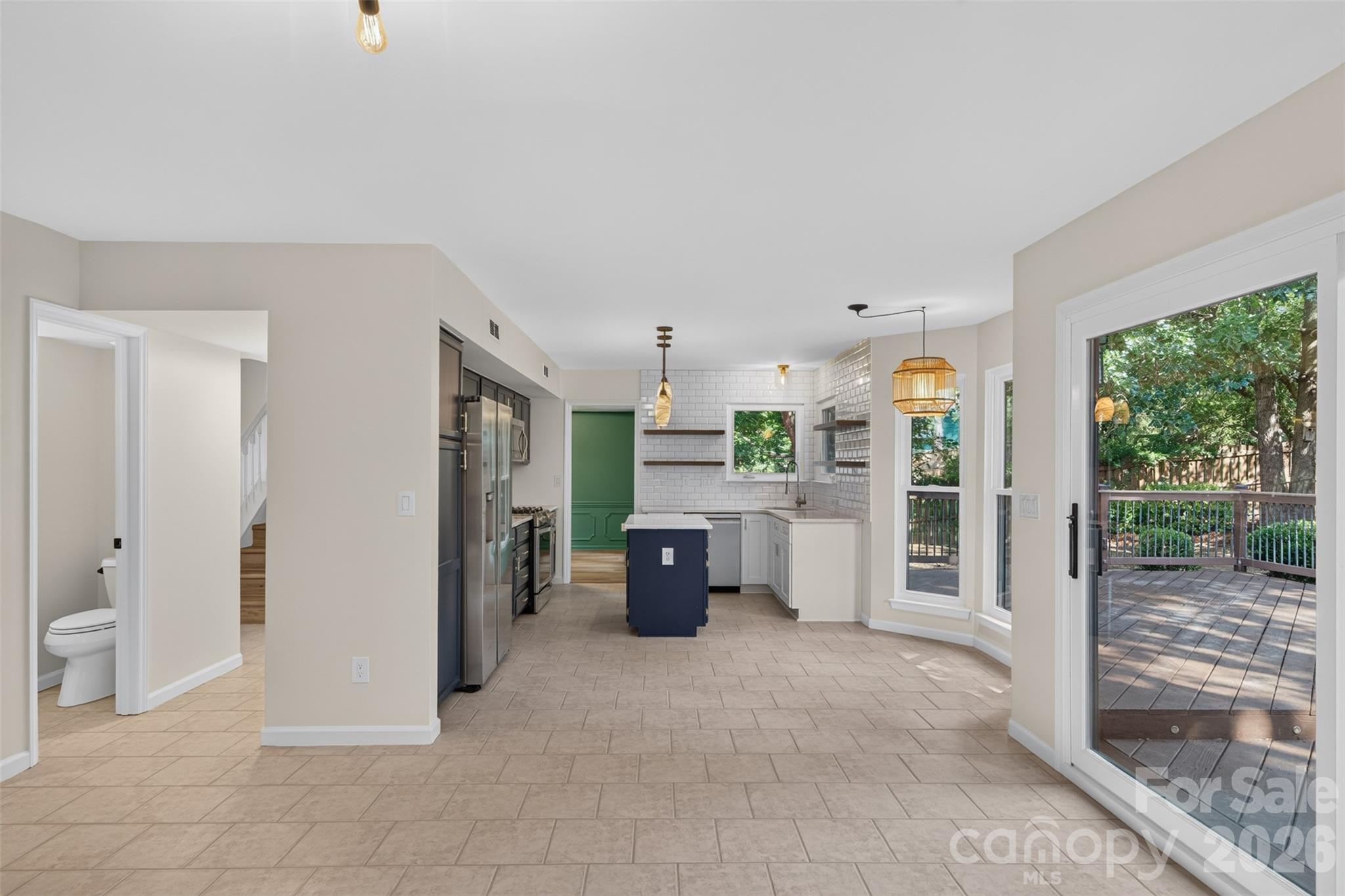 6815 Oldecastle Court — Charlotte