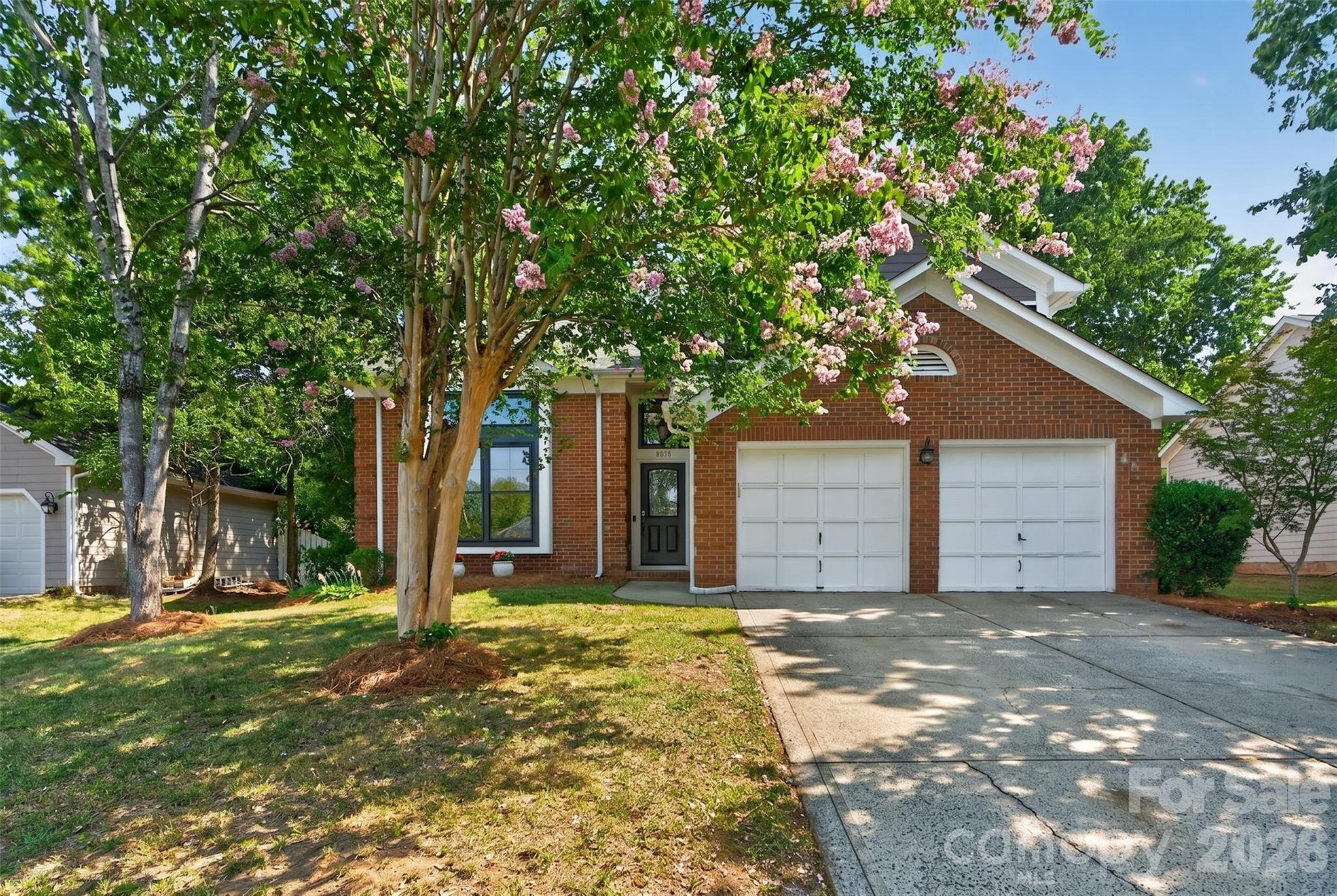 6815 Oldecastle Court — Charlotte