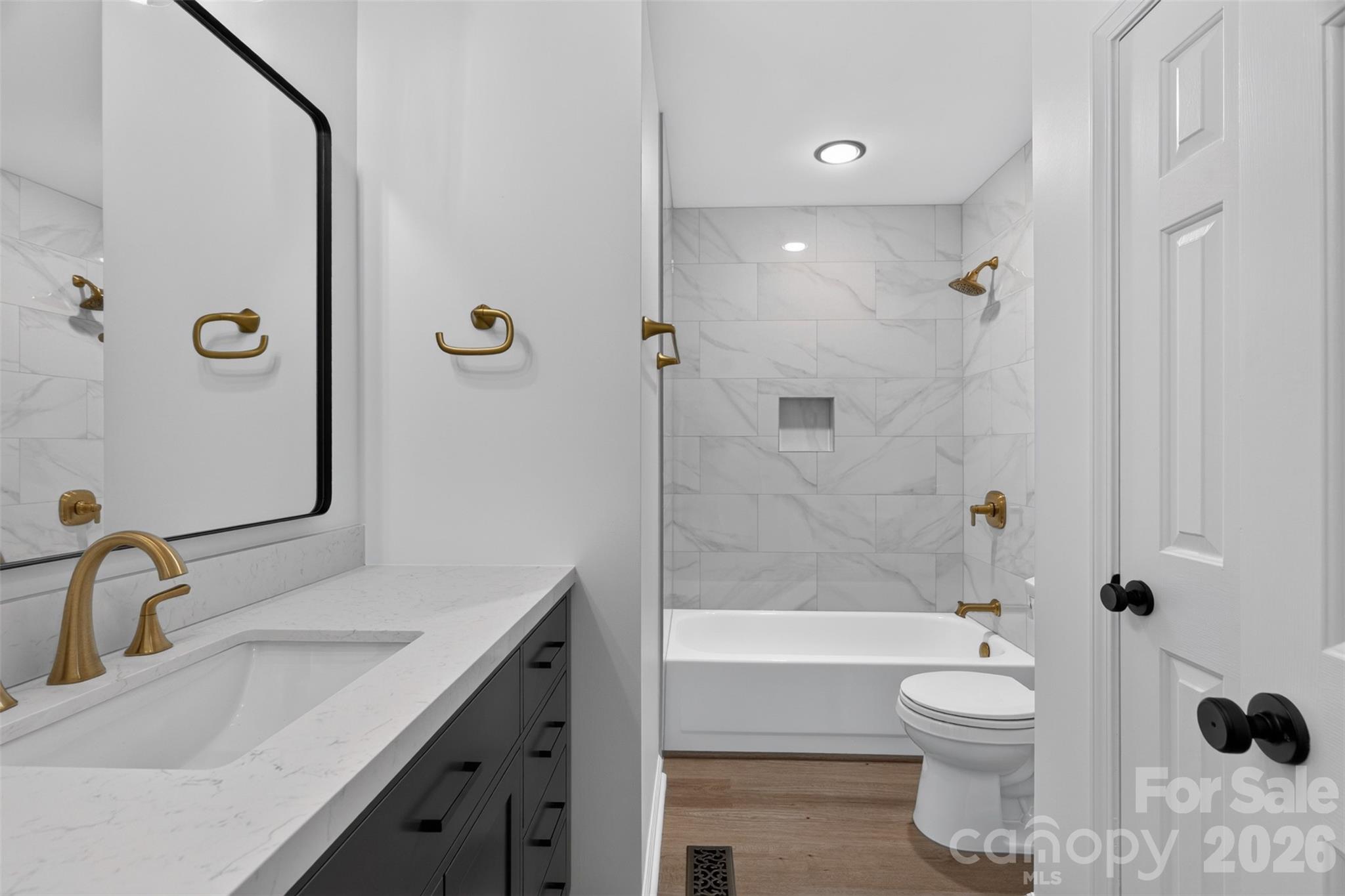 6815 Oldecastle Court — Charlotte