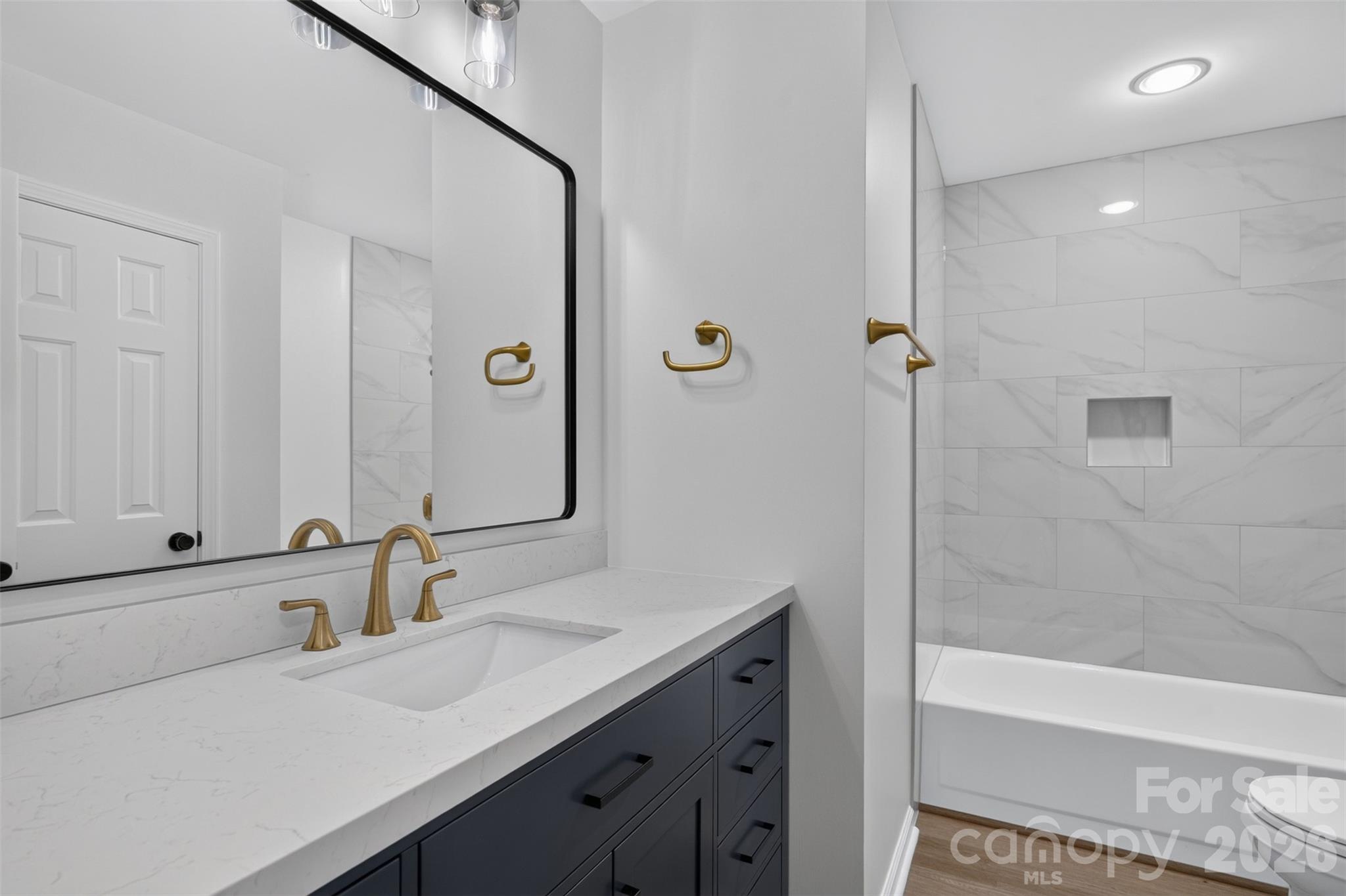 6815 Oldecastle Court — Charlotte